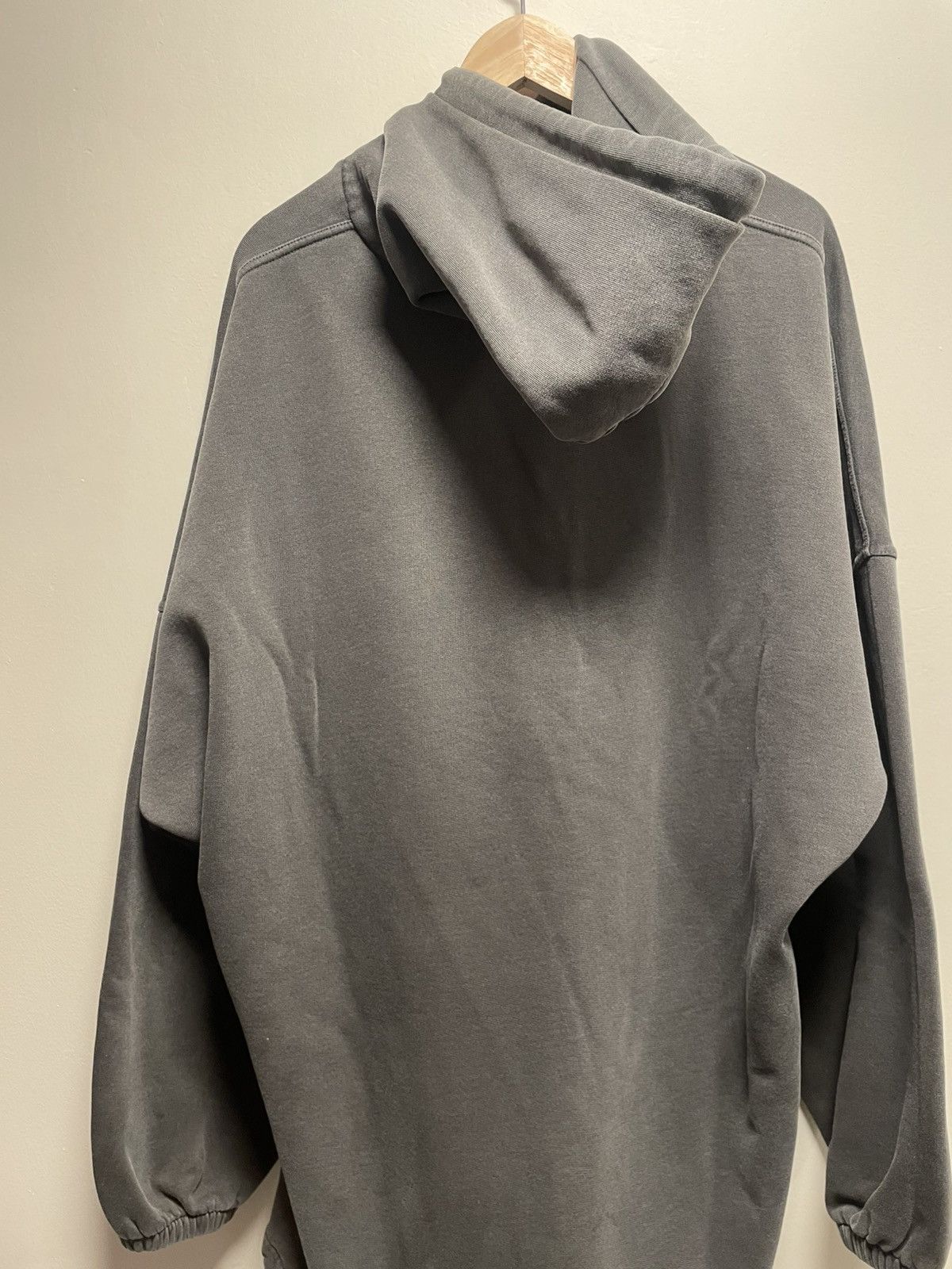 Balenciaga Balenciaga Europa Oversized Hoodie Size US S / EU 44-46 / 1 - 5 Thumbnail
