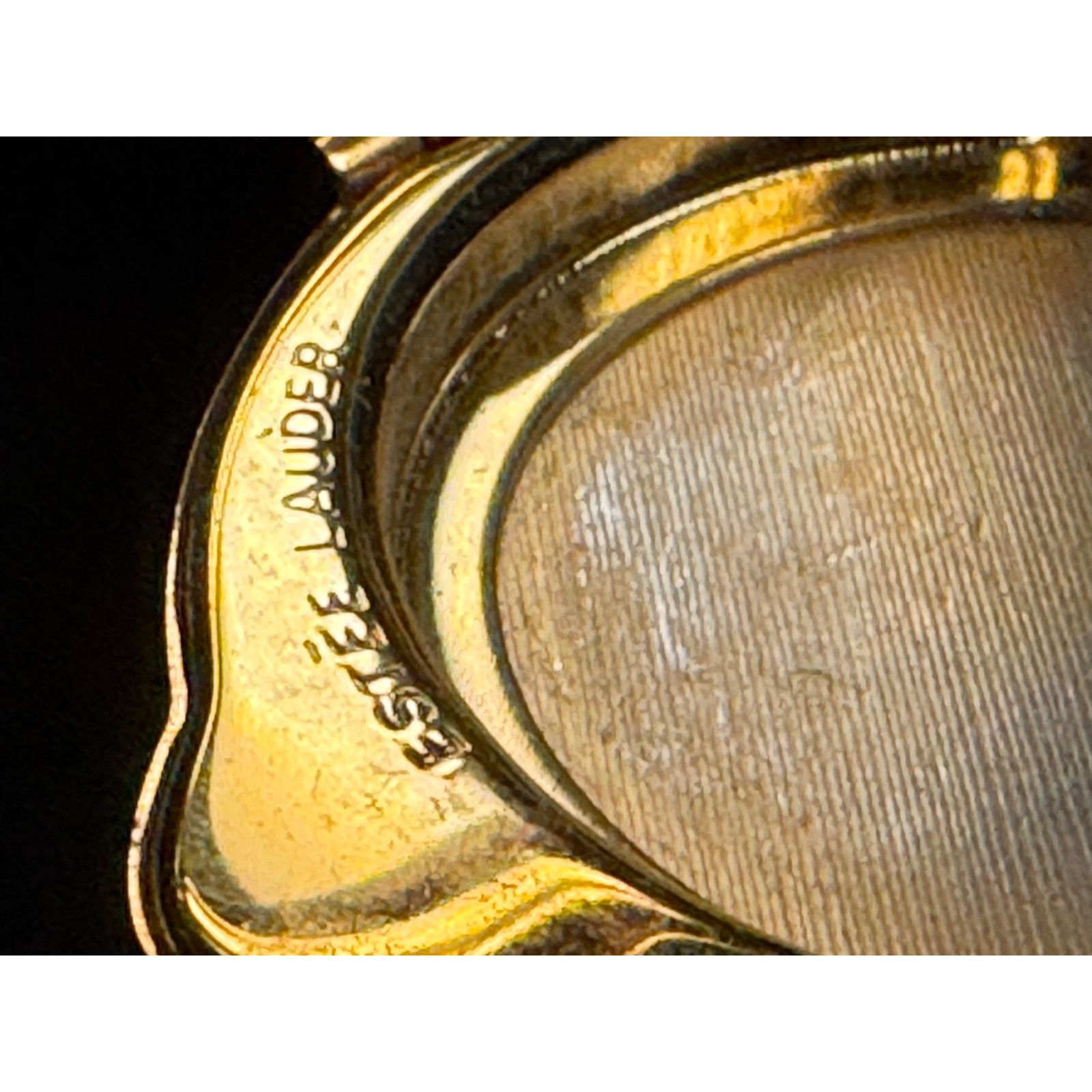 Other 2001 Estee Lauder Luck Ladybug Compact Red Enamel Gold Trim Size ONE SIZE - 8 Thumbnail