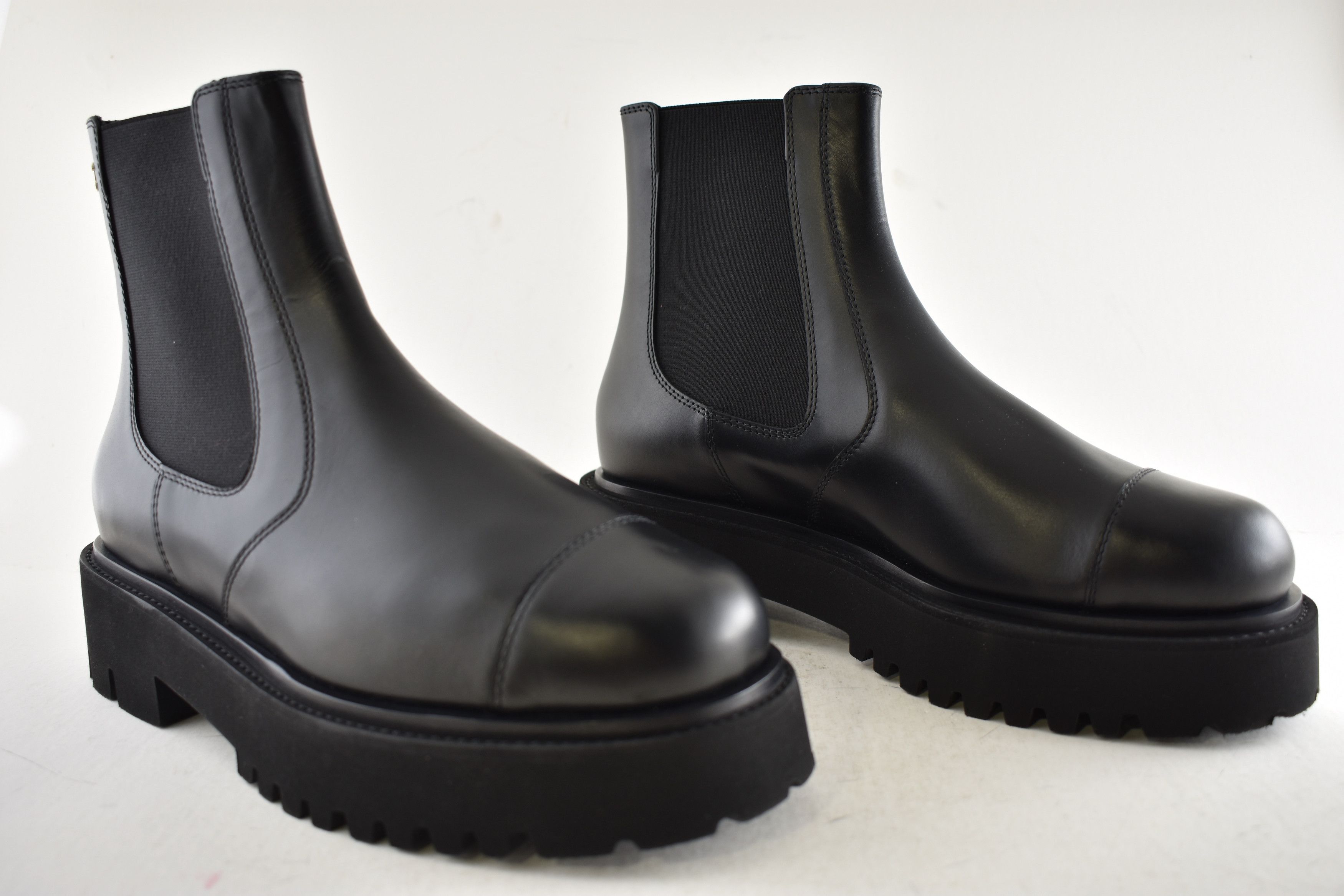 Chanel Chanel 24B Black Leather CC Chelsea Ankle Platform Boot 41 Size US 11 / IT 41 - 3 Thumbnail
