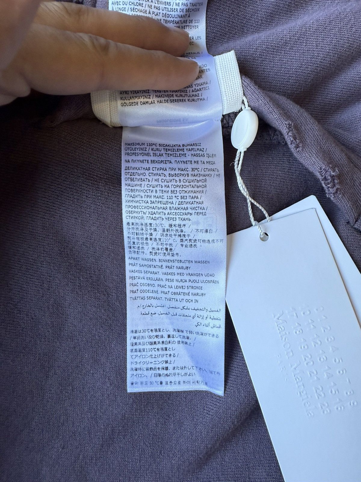 Maison Margiela BRAND NEW MAISON MARGIELA REVERSE-LOGO COTTON HOODIE SIZE L Size US L / EU 52-54 / 3 - 16 Thumbnail