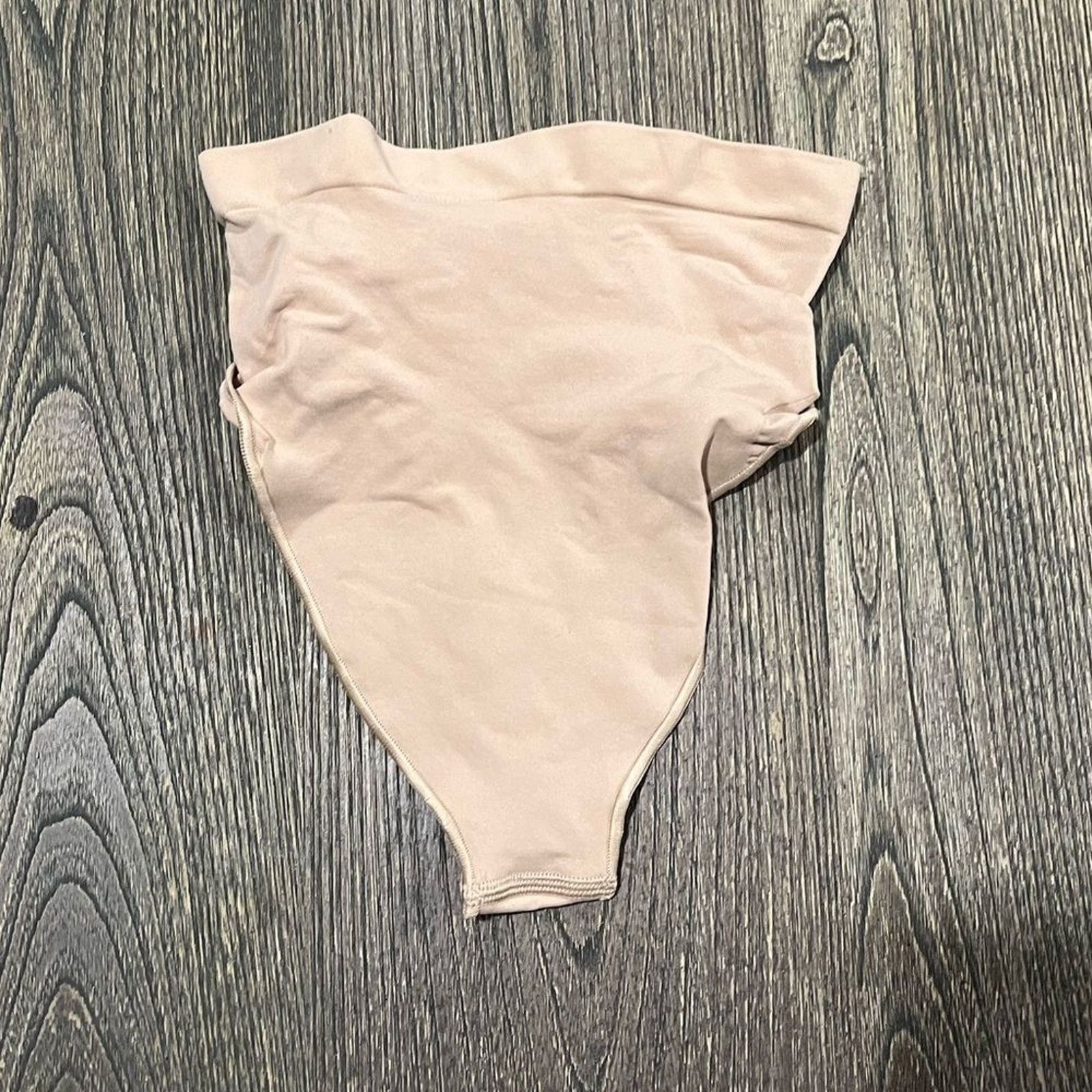 SKIMS NWOT Skims Seamless Sculpt Mid Waist Thong Brief Shapewear M Size ONE SIZE - 1 Thumbnail
