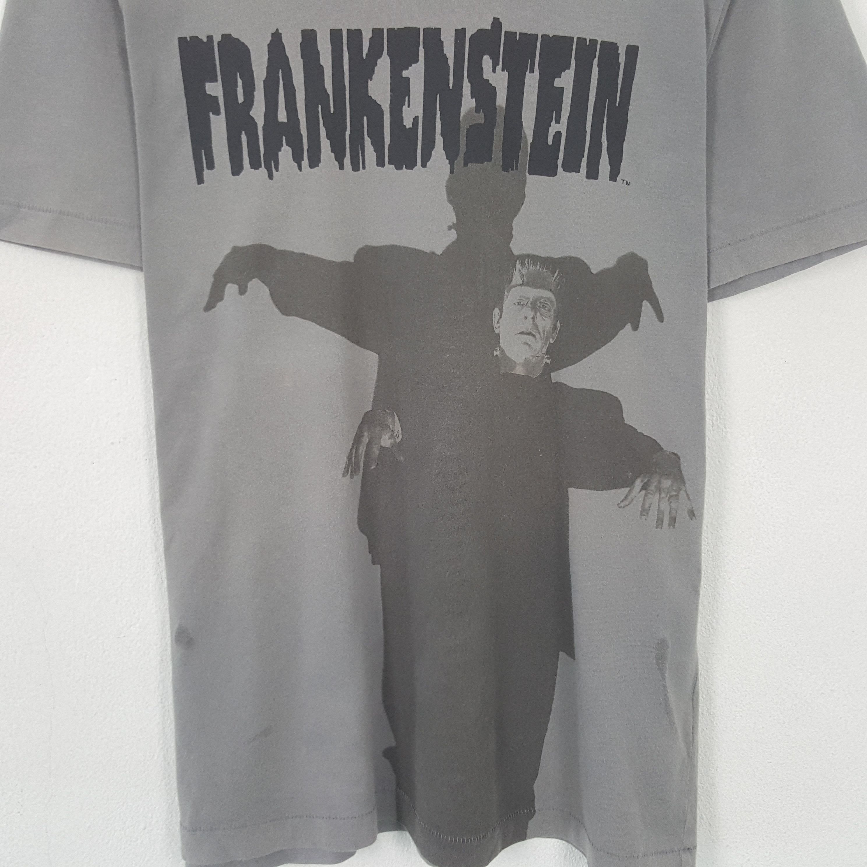 Other Vintage Frankenstein x Uniqlo Movie Tshirt Size US M / EU 48-50 / 2 - 2 Thumbnail