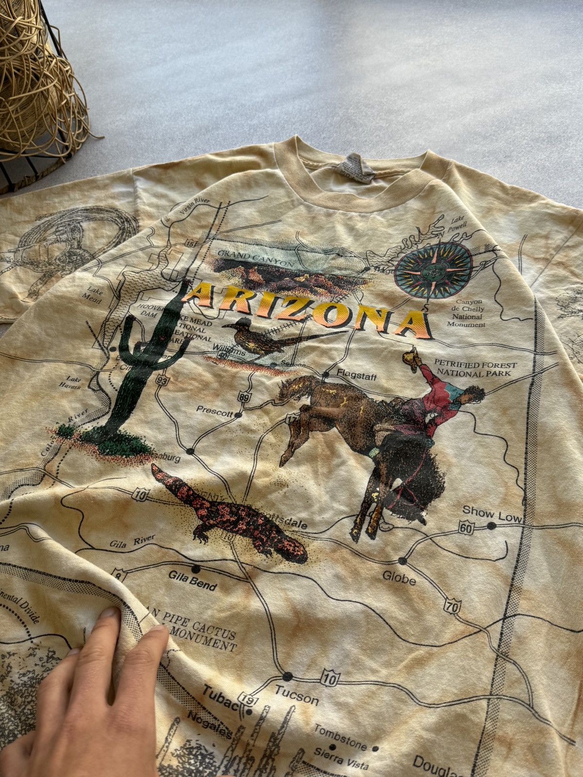 Gildan Vintage Arizona 1994 over print map Tee Size US L / EU 52-54 / 3 - 7 Thumbnail
