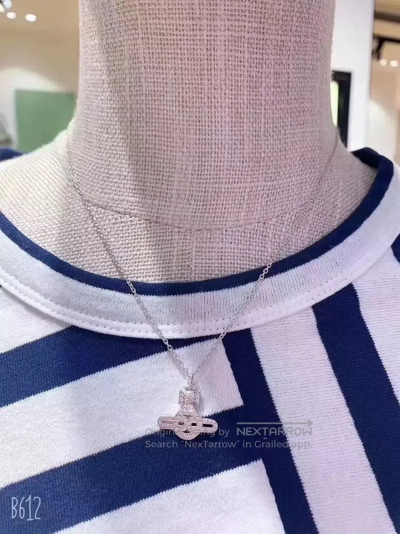 Vivienne Westwood Vivienne Westwood Saturn Pendant Necklace . Size ONE SIZE - 6 Thumbnail
