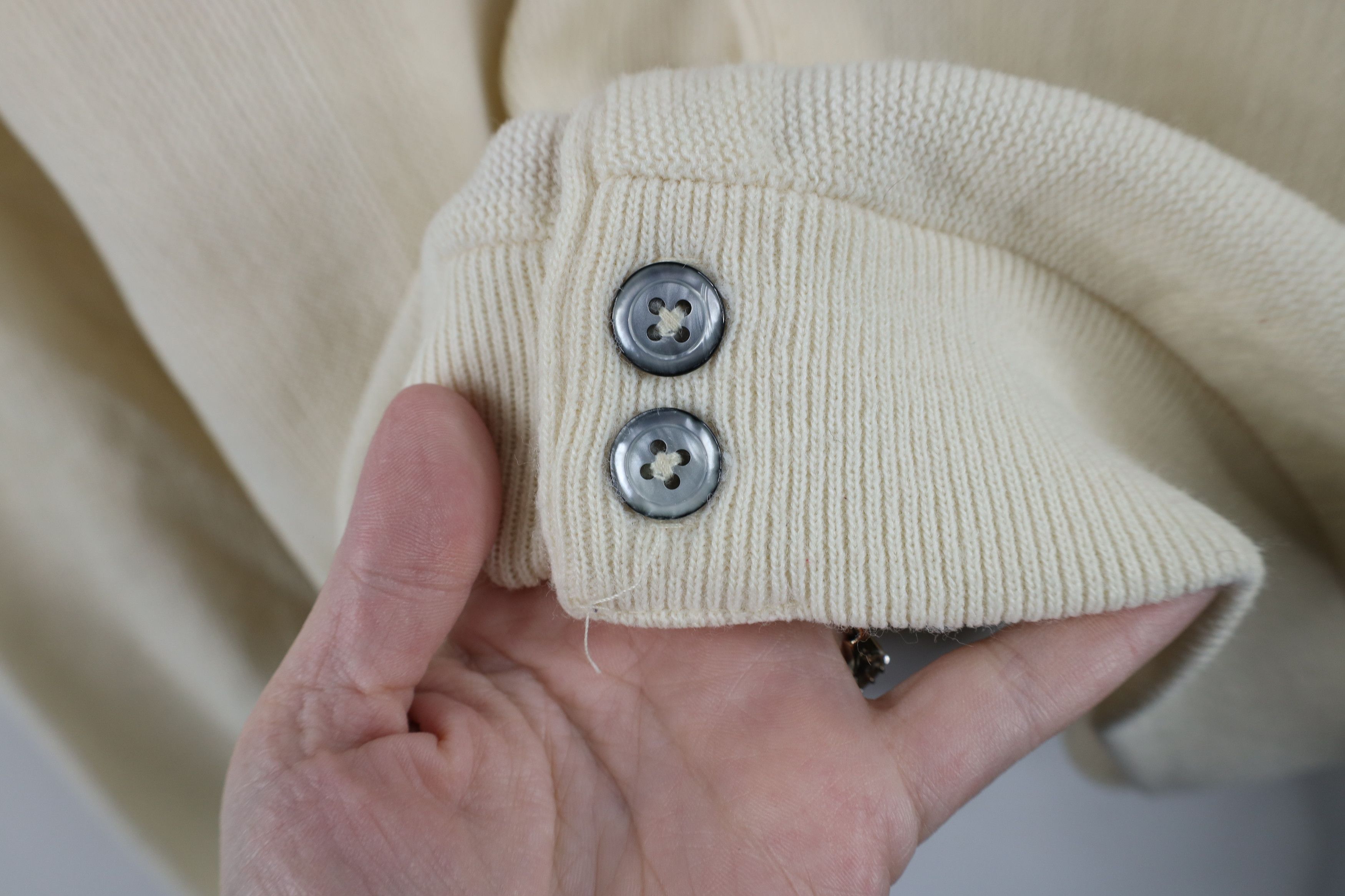 Izod × Vintage Vintage 90s Izod Spell Button Cardigan Sweater Cream USA Size US M / EU 48-50 / 2 - 6 Thumbnail