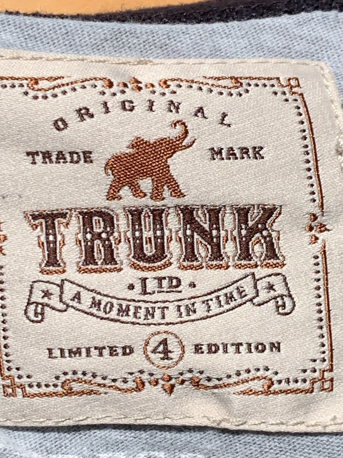 Band Tees × Trunk Ltd × Vintage RARE Vintage U2 Under A Blood Red Sky 1983 Tour Raglan Shirt Size US L / EU 52-54 / 3 - 7 Thumbnail