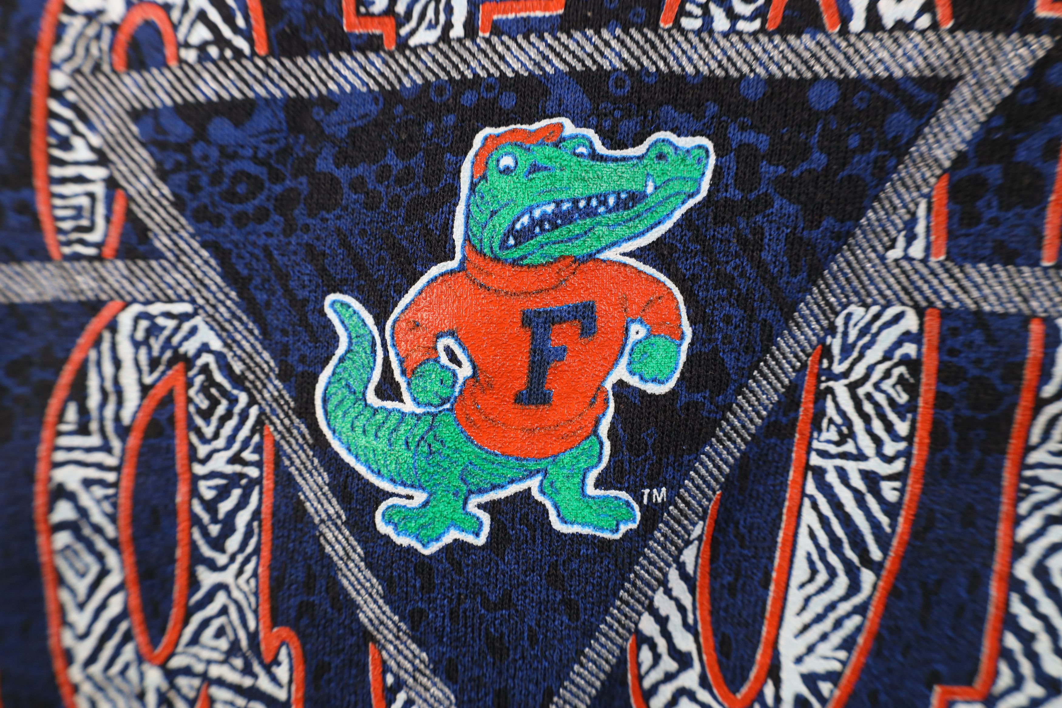 Vintage Vintage 90s University of Florida Football Print Sweatshirt Size US L / EU 52-54 / 3 - 5 Thumbnail