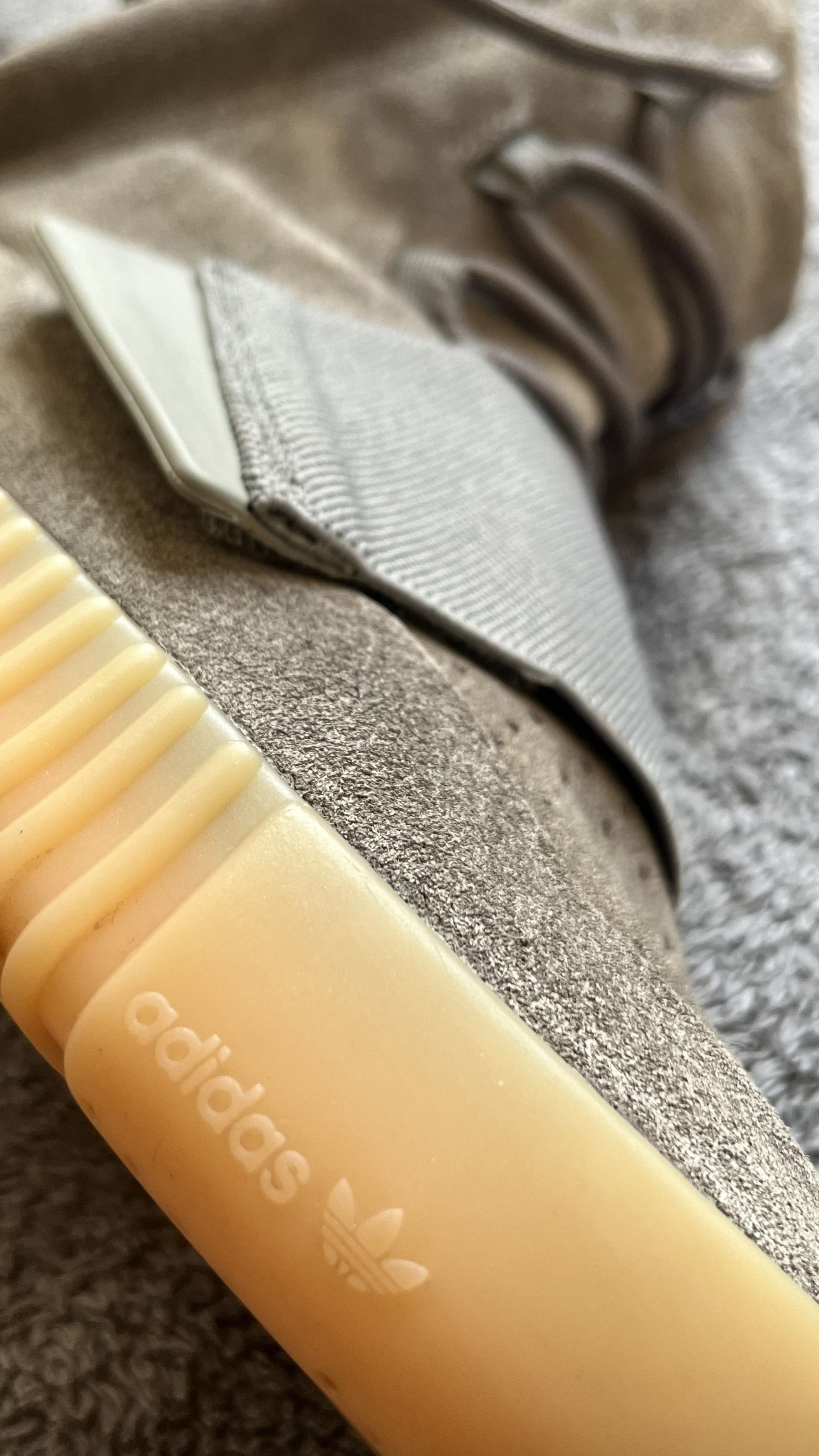 Yeezy Yeezy 750 Light Grey Gum Glow In The Dark Size US 9 / EU 42 - 10 Thumbnail