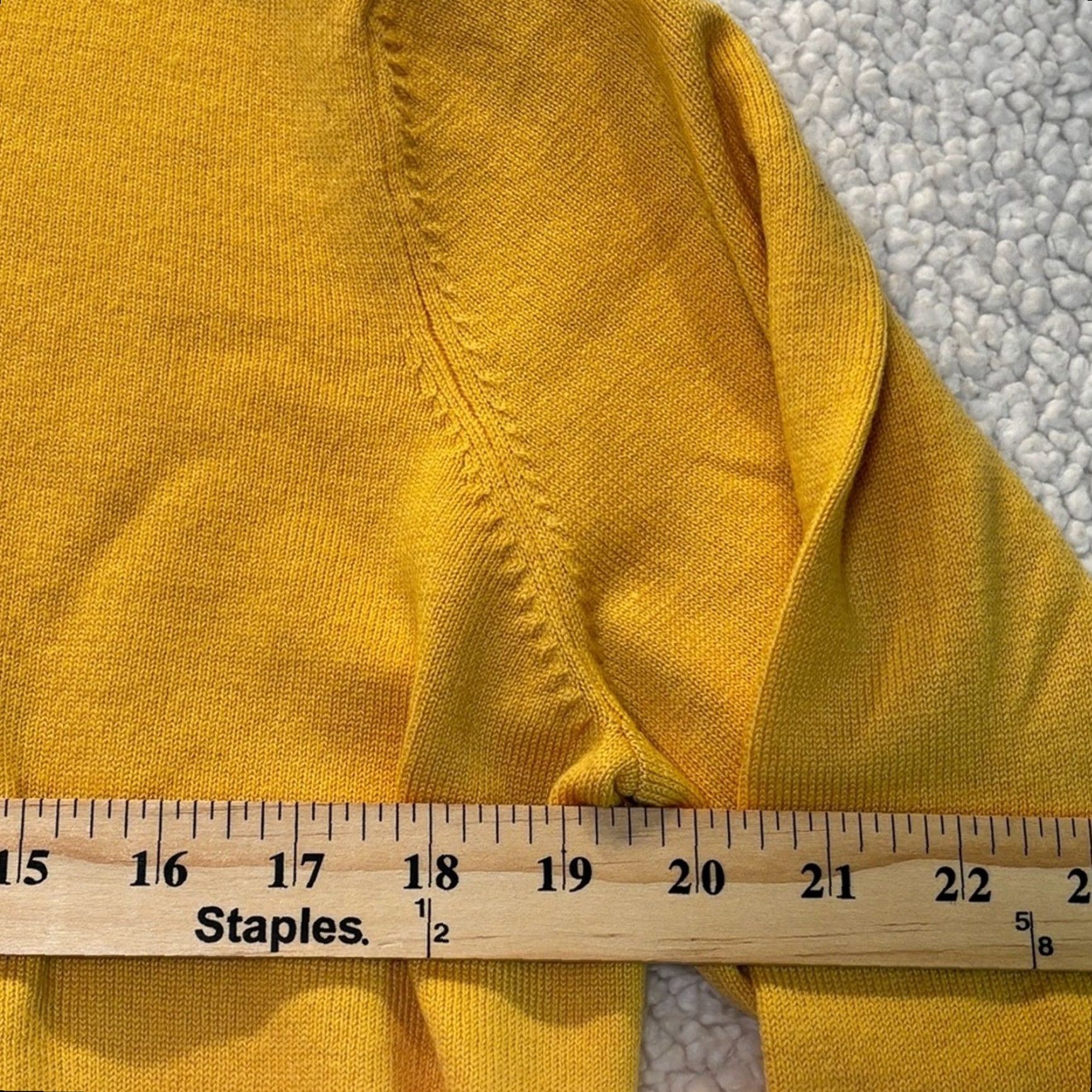 Brooks Brothers VTG Brooks Brothers Merino Wool V-Neck Sweater Yellow M Men Size US M / EU 48-50 / 2 - 4 Thumbnail