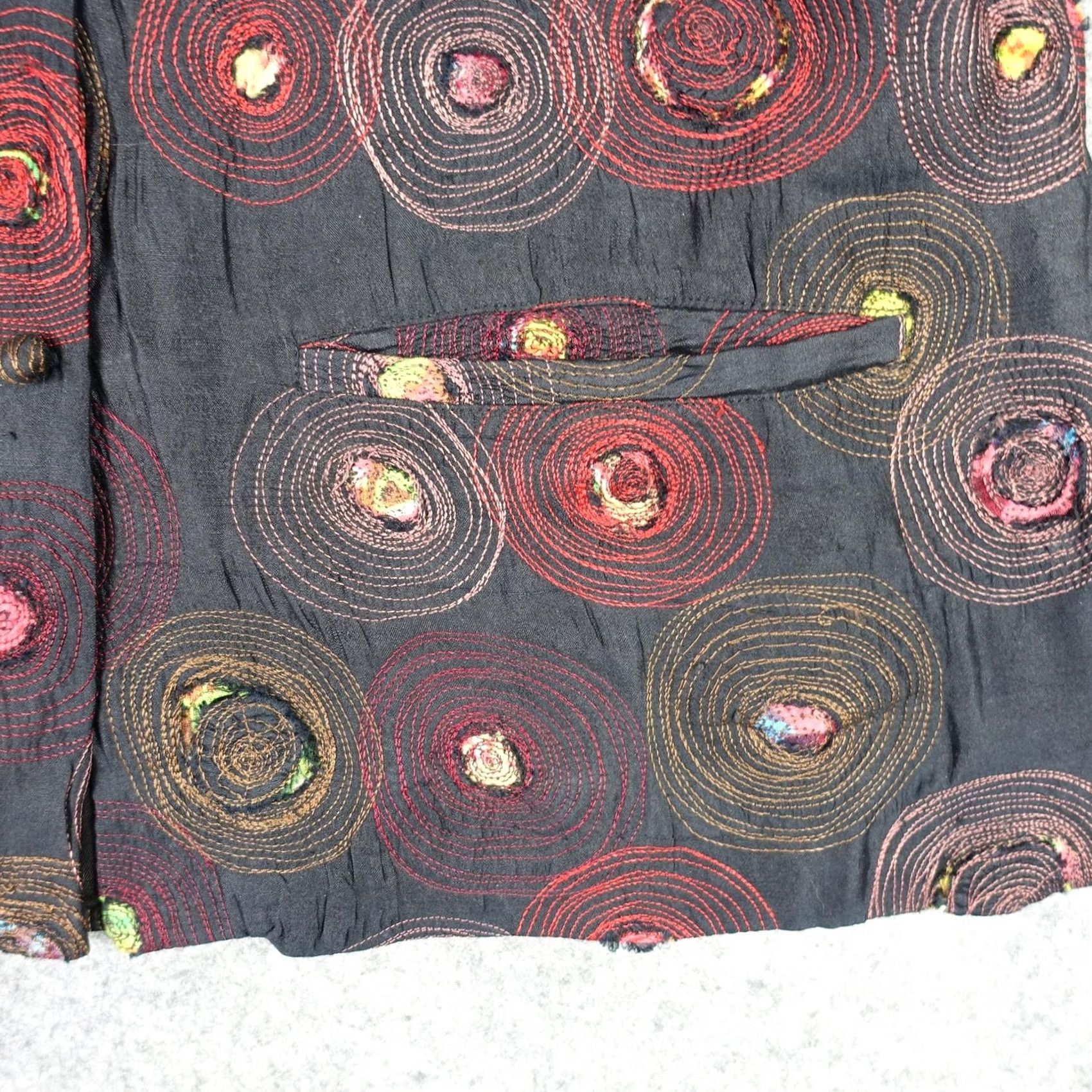 Vintage VINTAGE Neeru Kumar Jacket Womens Small Black Silk Embroidered Geometric VTG Size S / US 4 / IT 40 - 4 Thumbnail