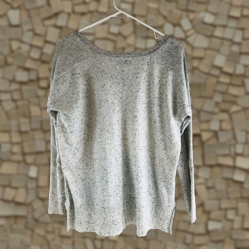 Vintage Poof Apparel Sweater Women's Small Gray V-Neck Oversized Pullover Shirt? Size S / US 4 / IT 40 - 1 Thumbnail