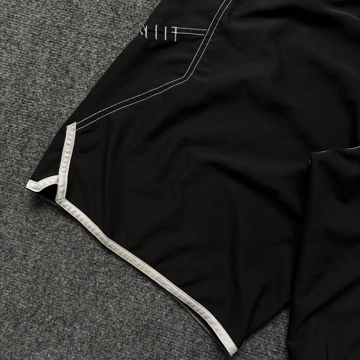 Nike VTG Nike Shorts Size 34 Y2K 00s USA Swimwear Hype Trend Size US 34 / EU 50 - 11 Thumbnail