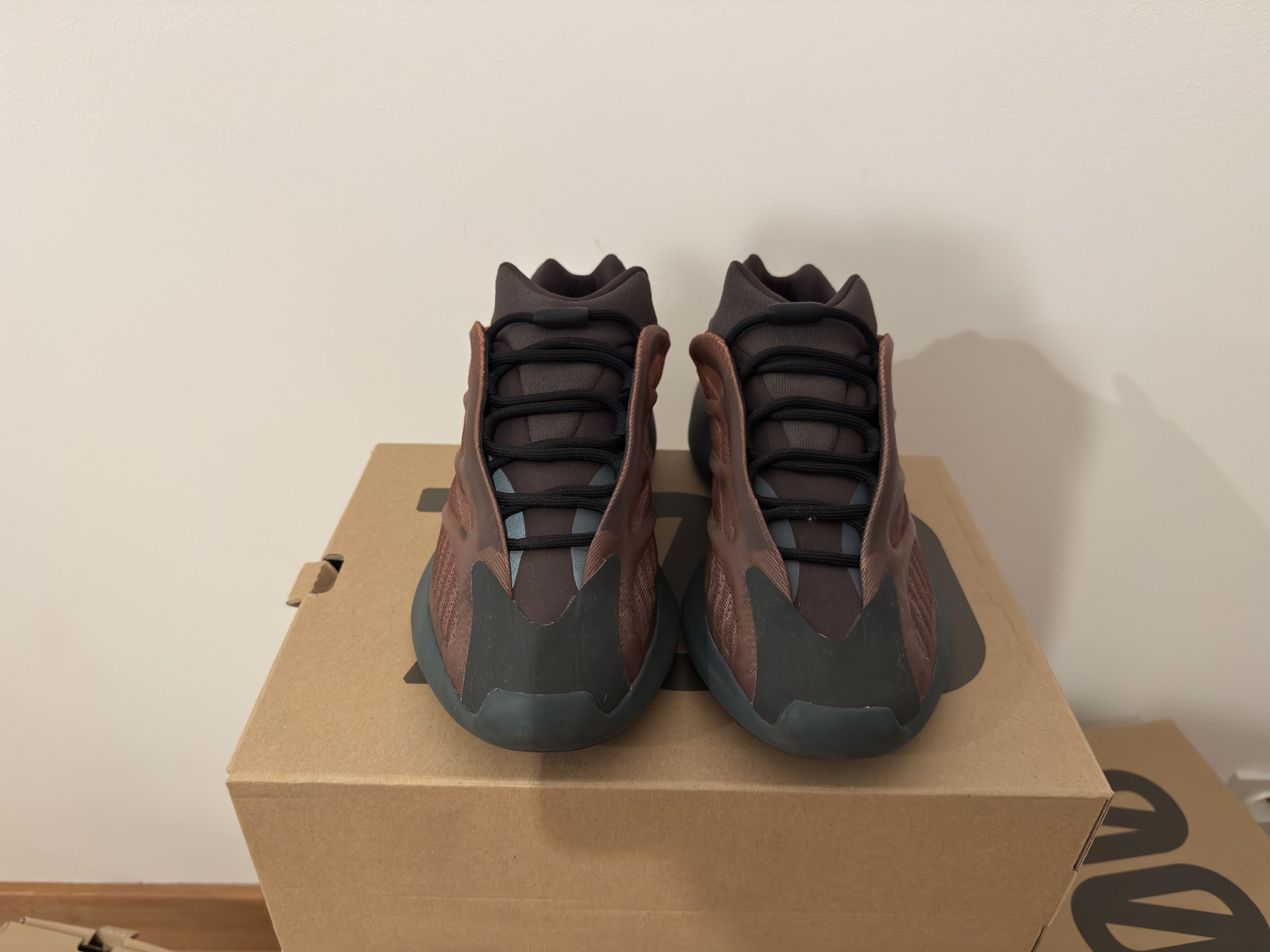 Yeezy Yeezy 700 V3 Copper Fade (COPFAD) Size US 10 / EU 43 - 3 Thumbnail