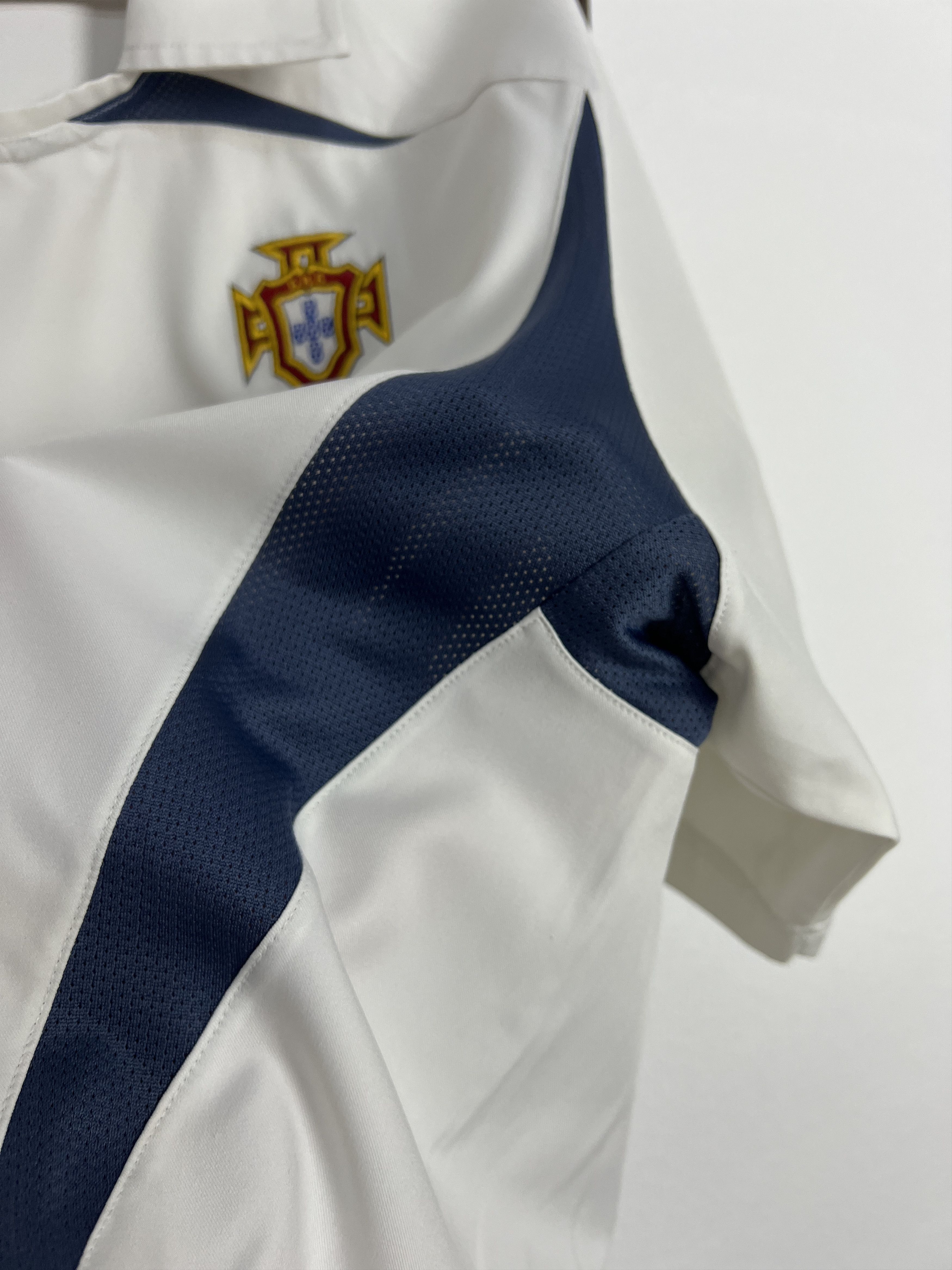 Nike Nike Portugal Away Football Shirt 2002 Soccer Mens Jersey Size US L / EU 52-54 / 3 - 4 Thumbnail