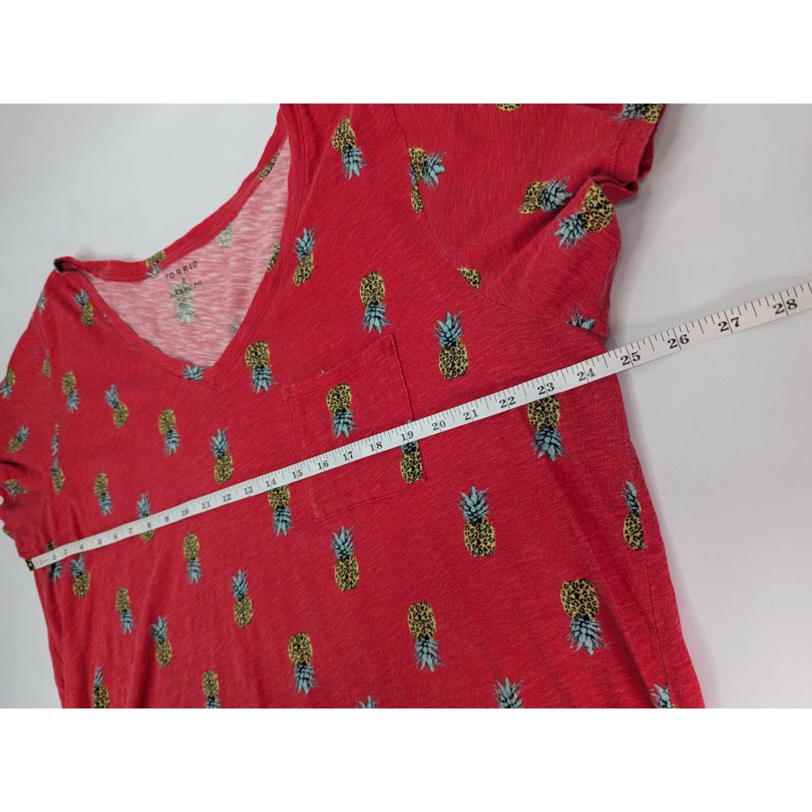 Torrid Torrid Blouse Shirt Women Pink Red Pineapple Print Short Sleeve Pullover Size 2X Adults Plus V-Neck Knit Polyester Size XXL / US 16-18 / IT 52-54 - 4 Thumbnail