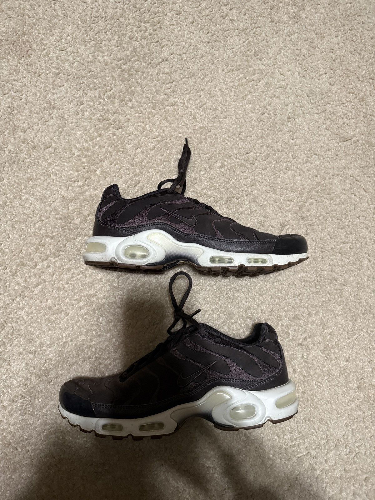 Nike Nike Air Max Plus Velvet Brown Size US 10 / EU 43 - 2 Thumbnail