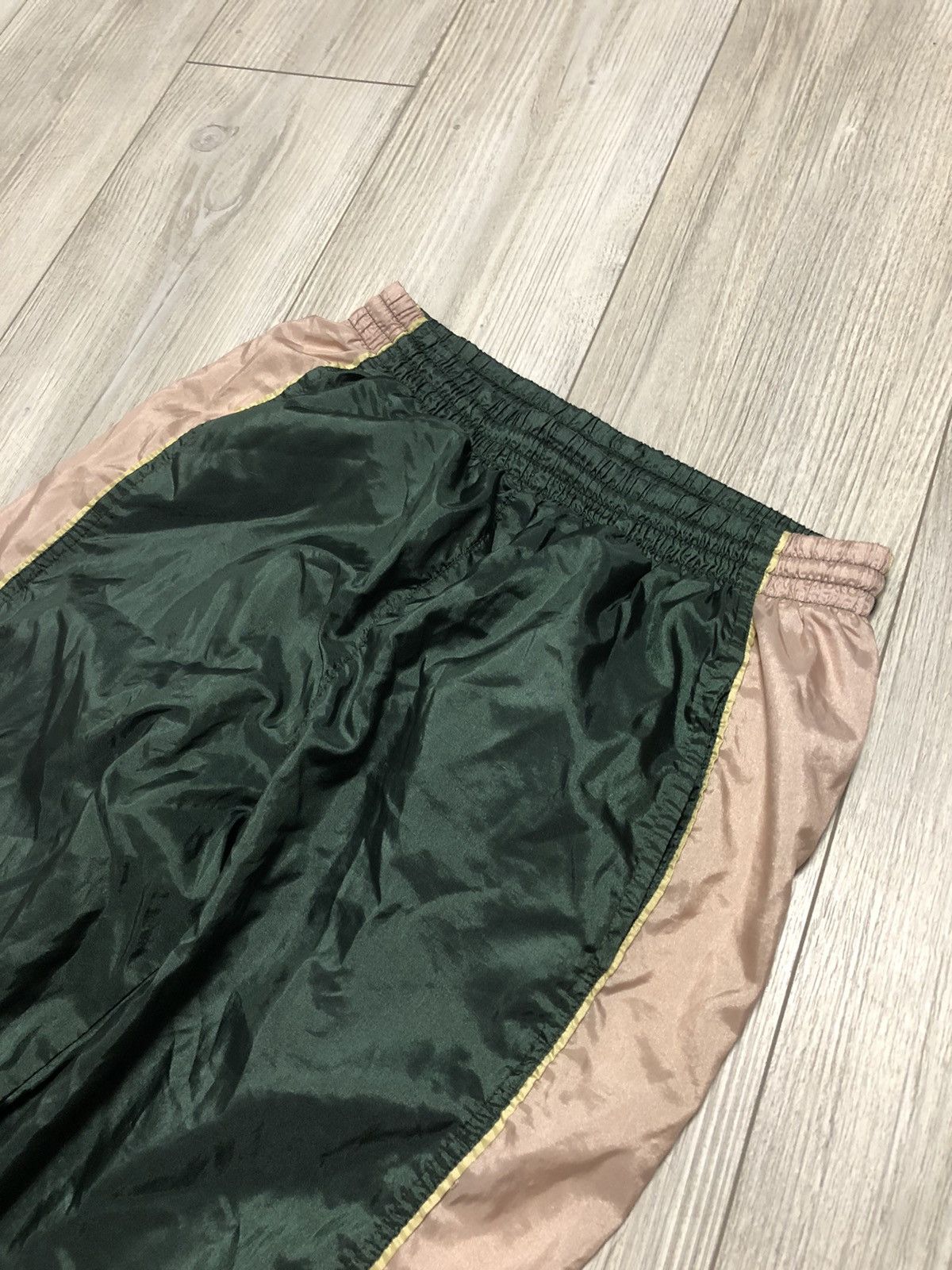 Nike Nike 90s Vintage Nylon Baggy Nylon Drill Track Pants Swoosh Size US 32 / EU 48 - 4 Thumbnail
