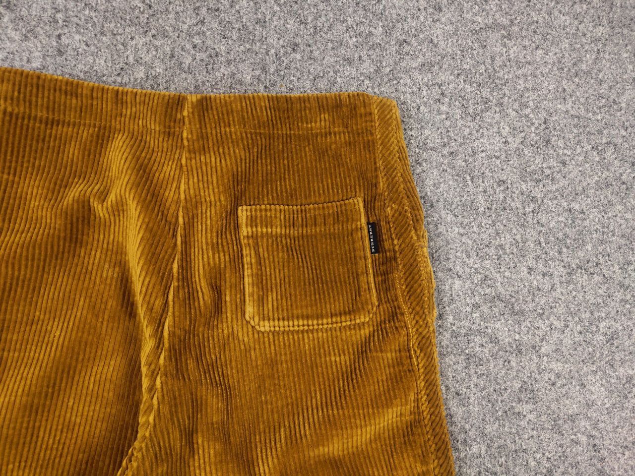 Burberry Burberry Yellow Corduroy Trousers Patch Pockets Baggy Pants Size 30" / US 8 / IT 44 - 11 Thumbnail