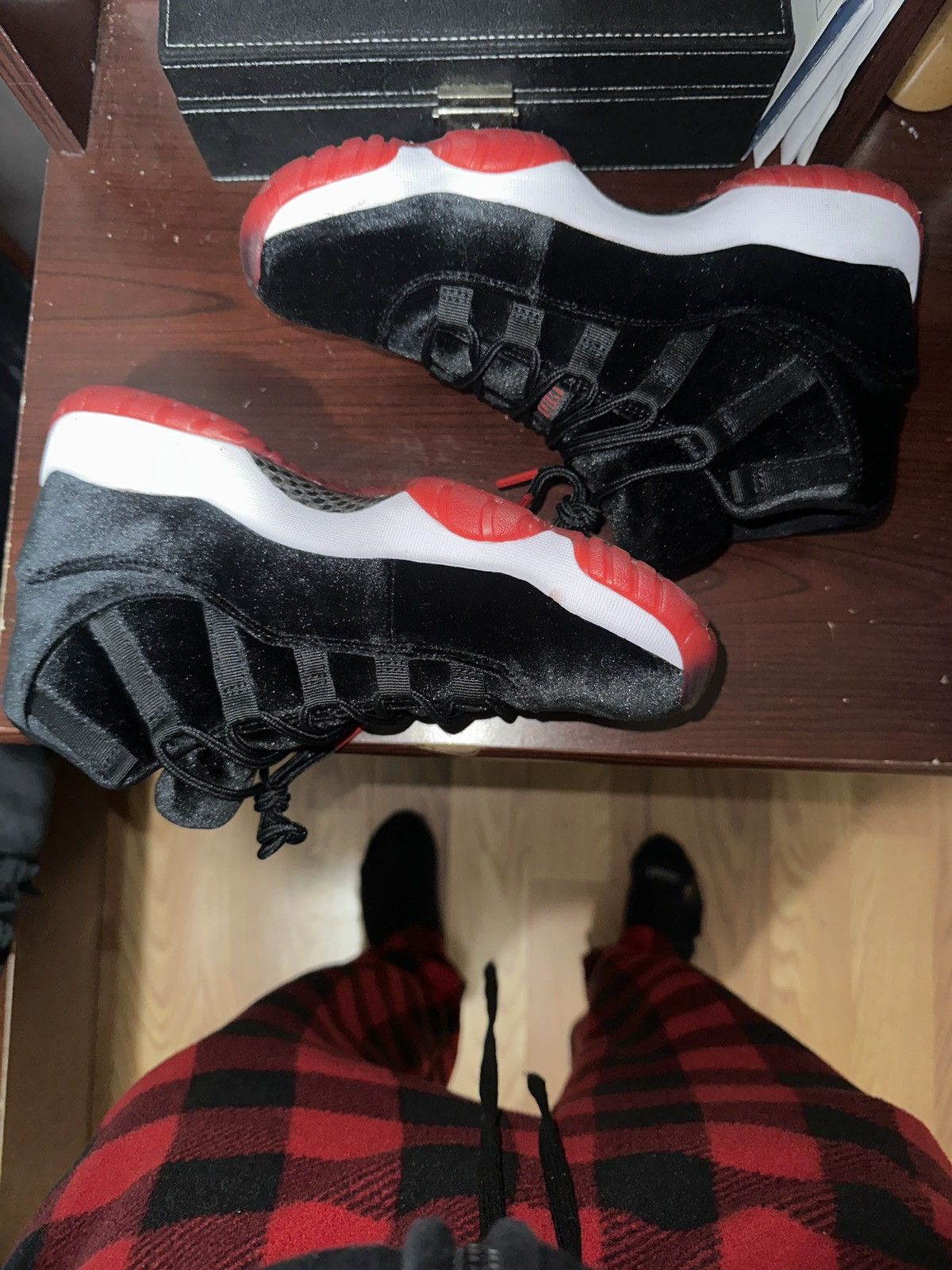 Jordan Brand Air Jordan 11 "Bred Velvet" sneakers - women Size US 10 / EU 43 - 6 Thumbnail