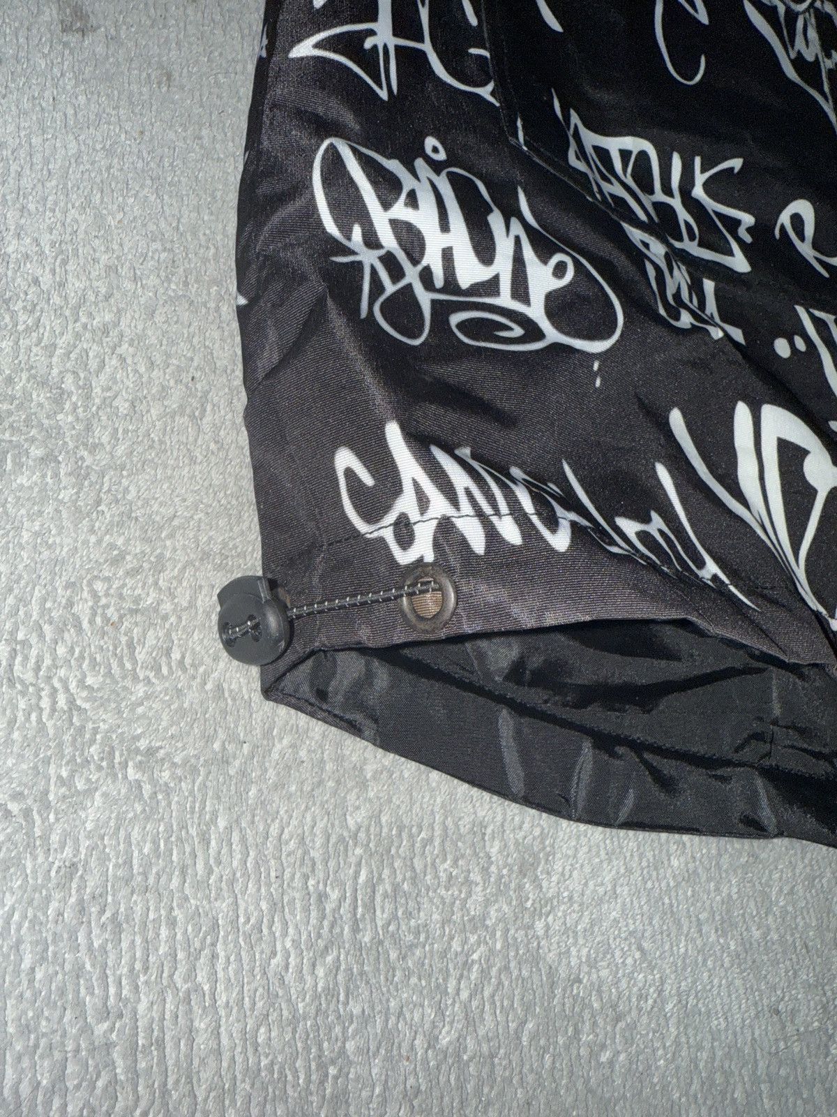Other Vintage 90s Graffiti Nylon Rain Jacket Parka Medium/Large Size US L / EU 52-54 / 3 - 7 Thumbnail