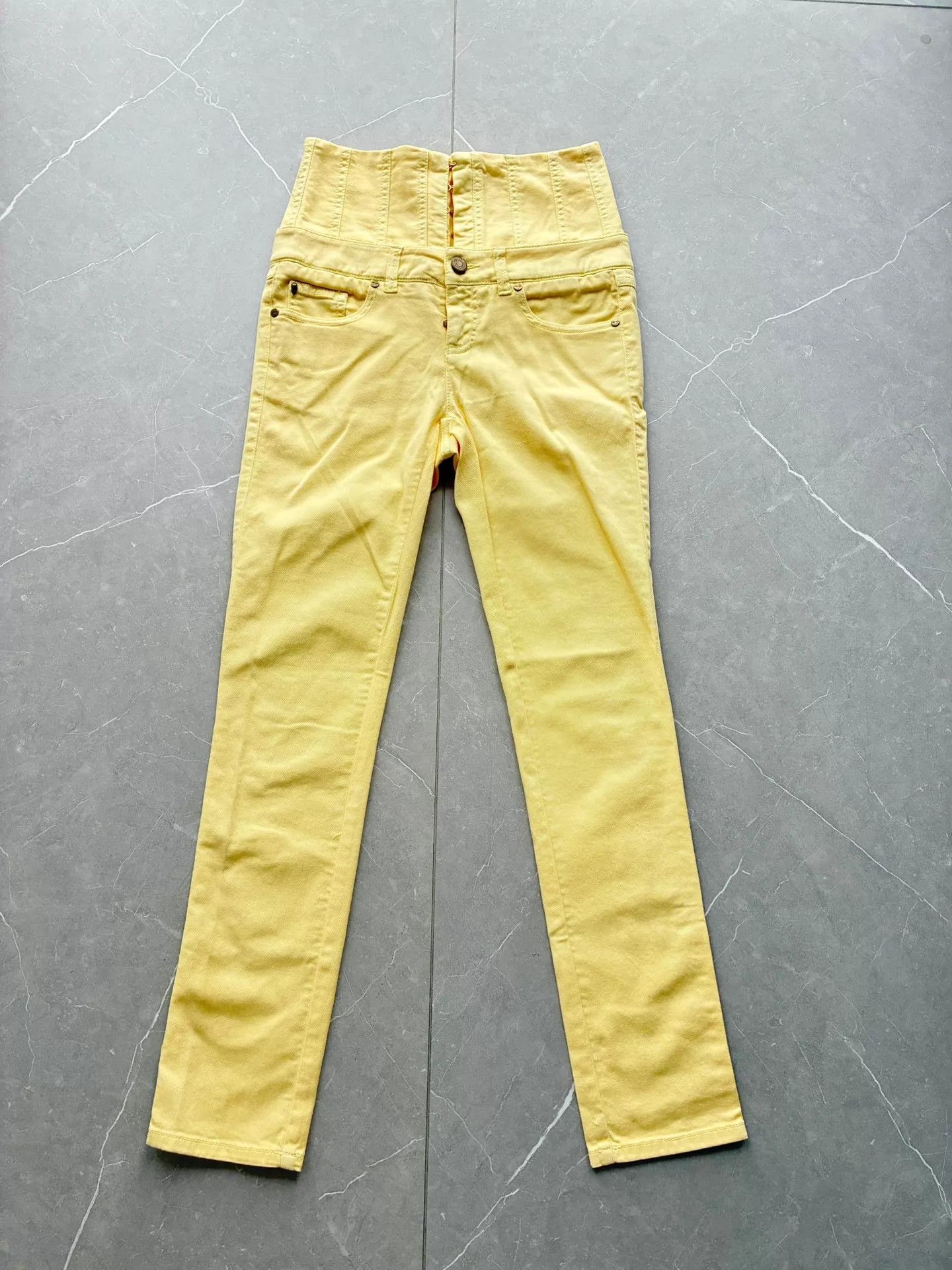Alexander McQueen Alexander McQueen Yellow High-Waist Trousers 38 Size 26" / US 2 / IT 38 - 1 Thumbnail