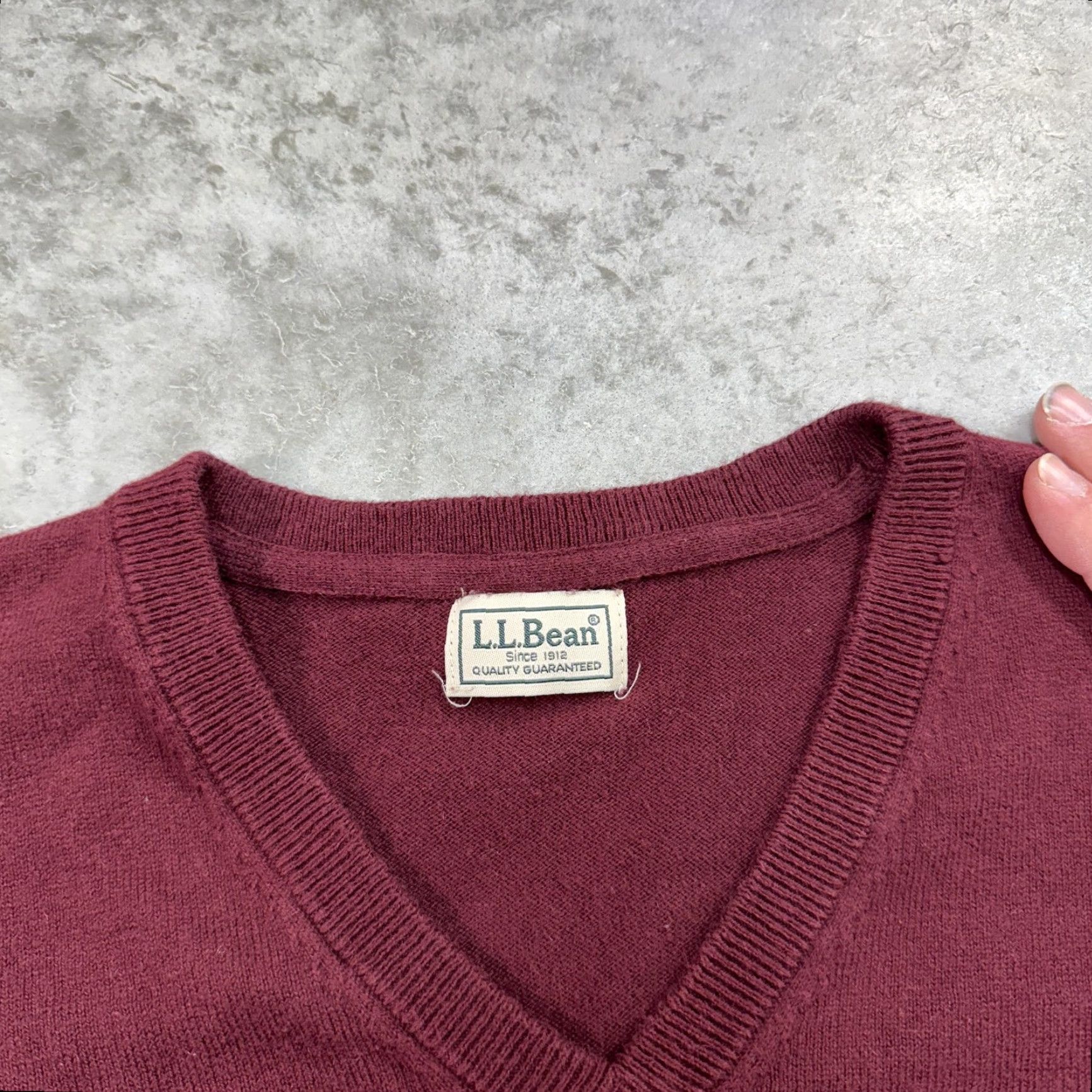 Vintage VINTAGE LL Bean Sweater Mens Large Burgundy V-Neck Cotton Cashmere Pullover Lightweight Size US L / EU 52-54 / 3 - 3 Thumbnail