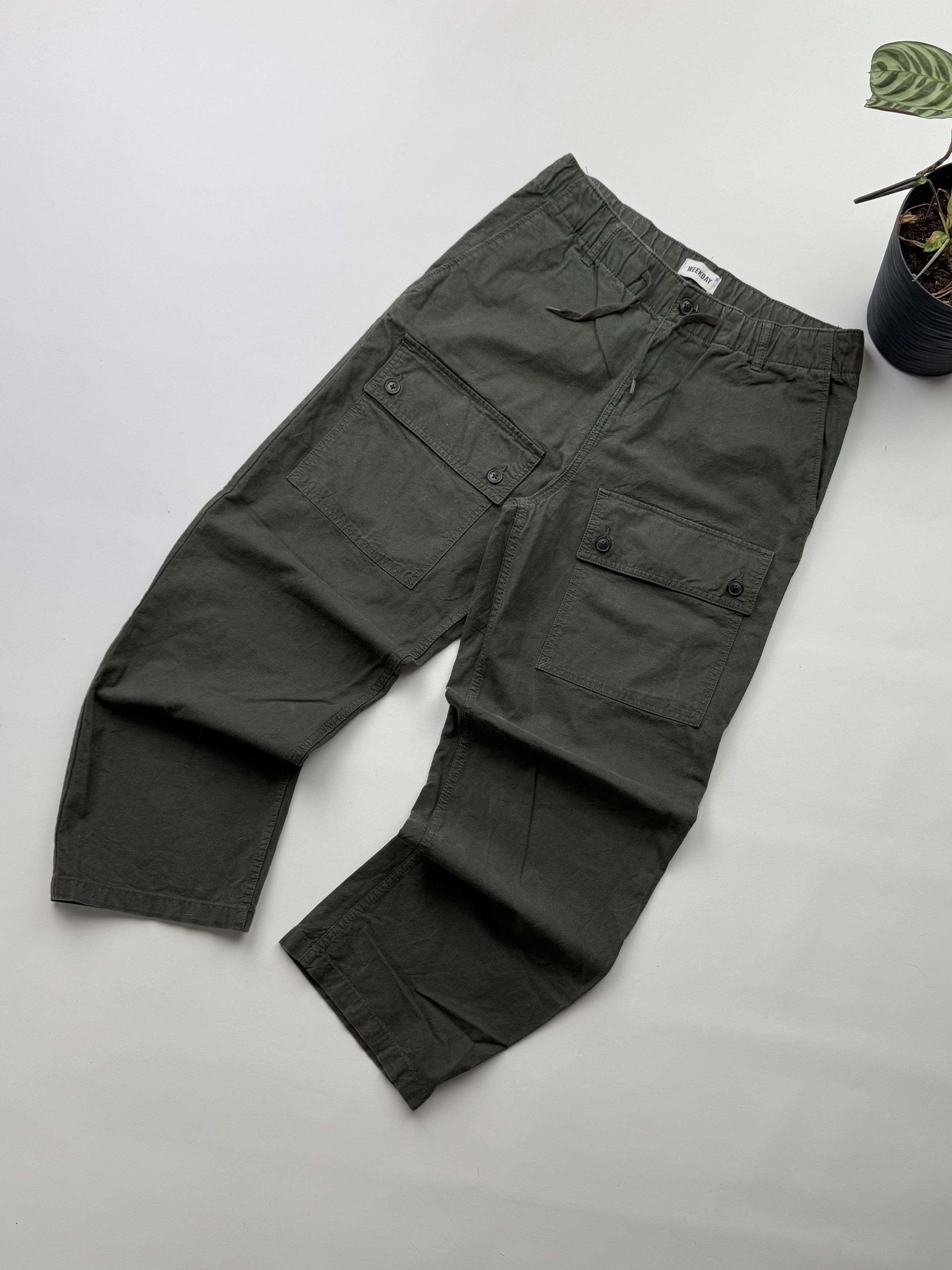 Weekday Weekday Cargo Pants (145) Size US 30 / EU 46 - 1 Thumbnail