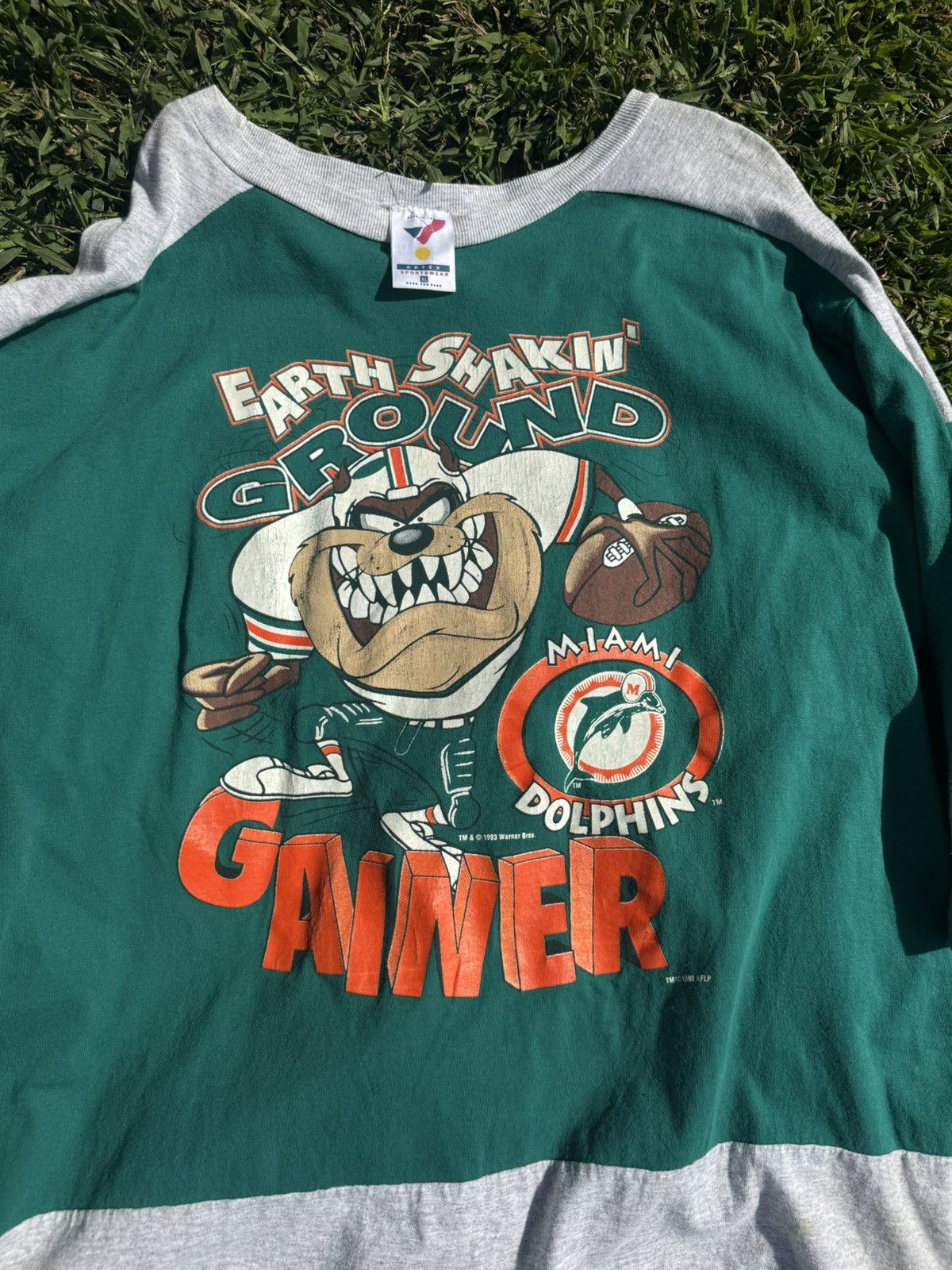 Other Rare vintage 1994 miami dolphins x looney tunes Size US XL / EU 56 / 4 - 2 Thumbnail