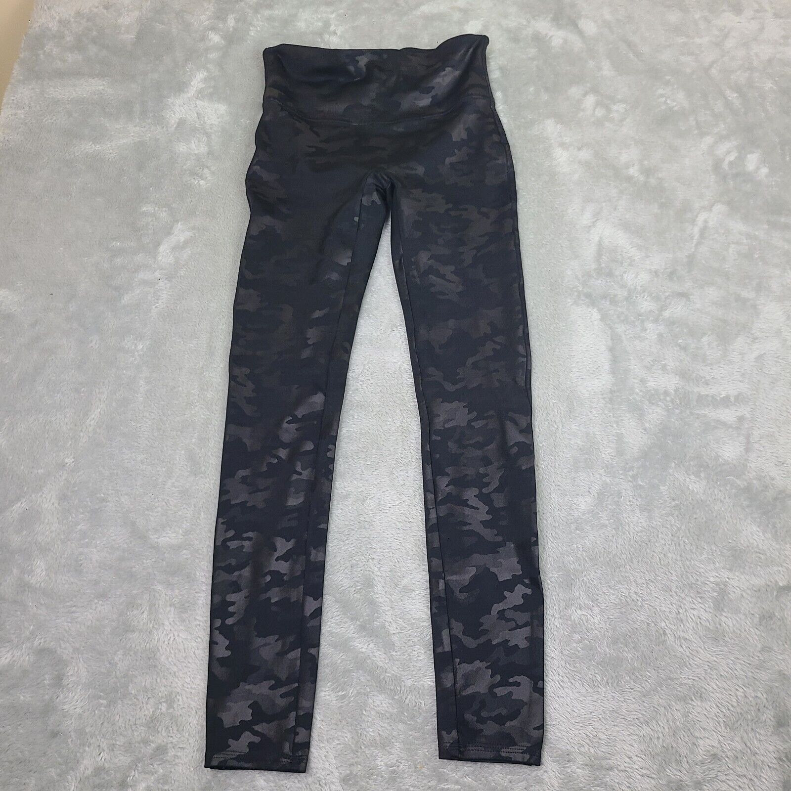 Spanx Spanx Black Faux Leather Black Camo Camouflage Leggings Size Size 33" - 1 Thumbnail
