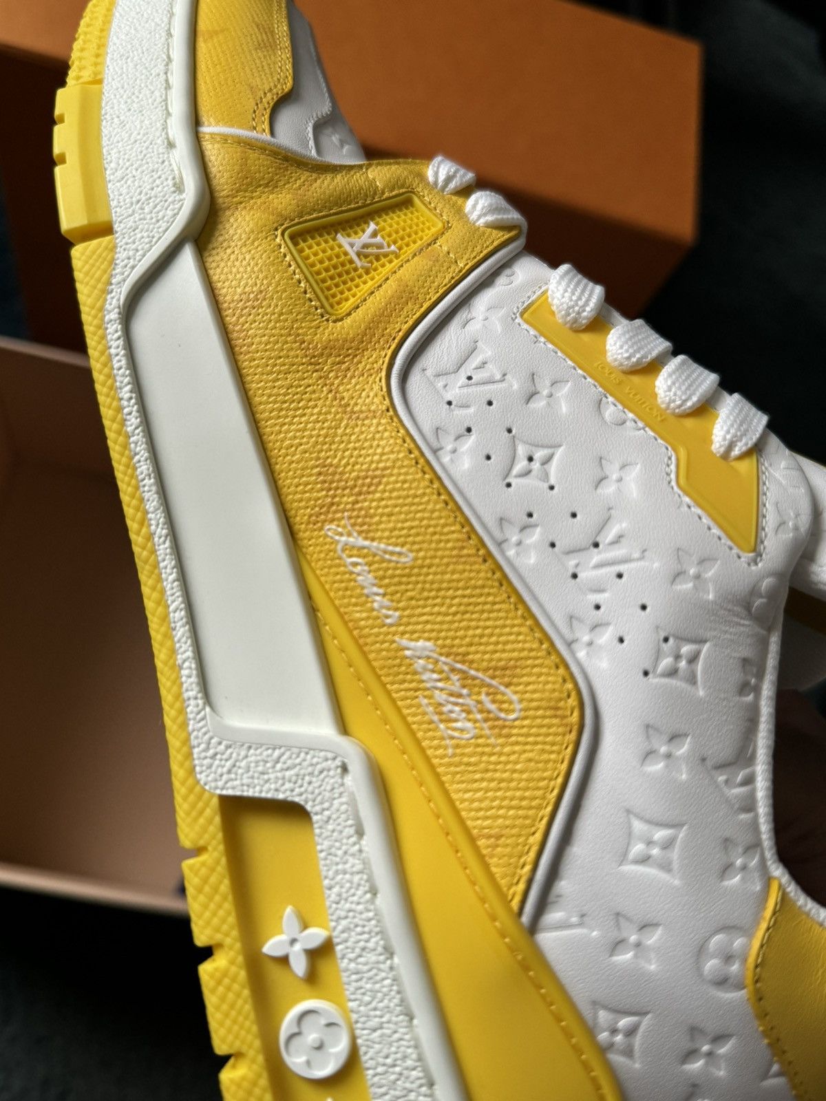 Louis Vuitton Louis Vuitton Trainer White Yellow Monogram Size US 10 / EU 43 - 8 Thumbnail
