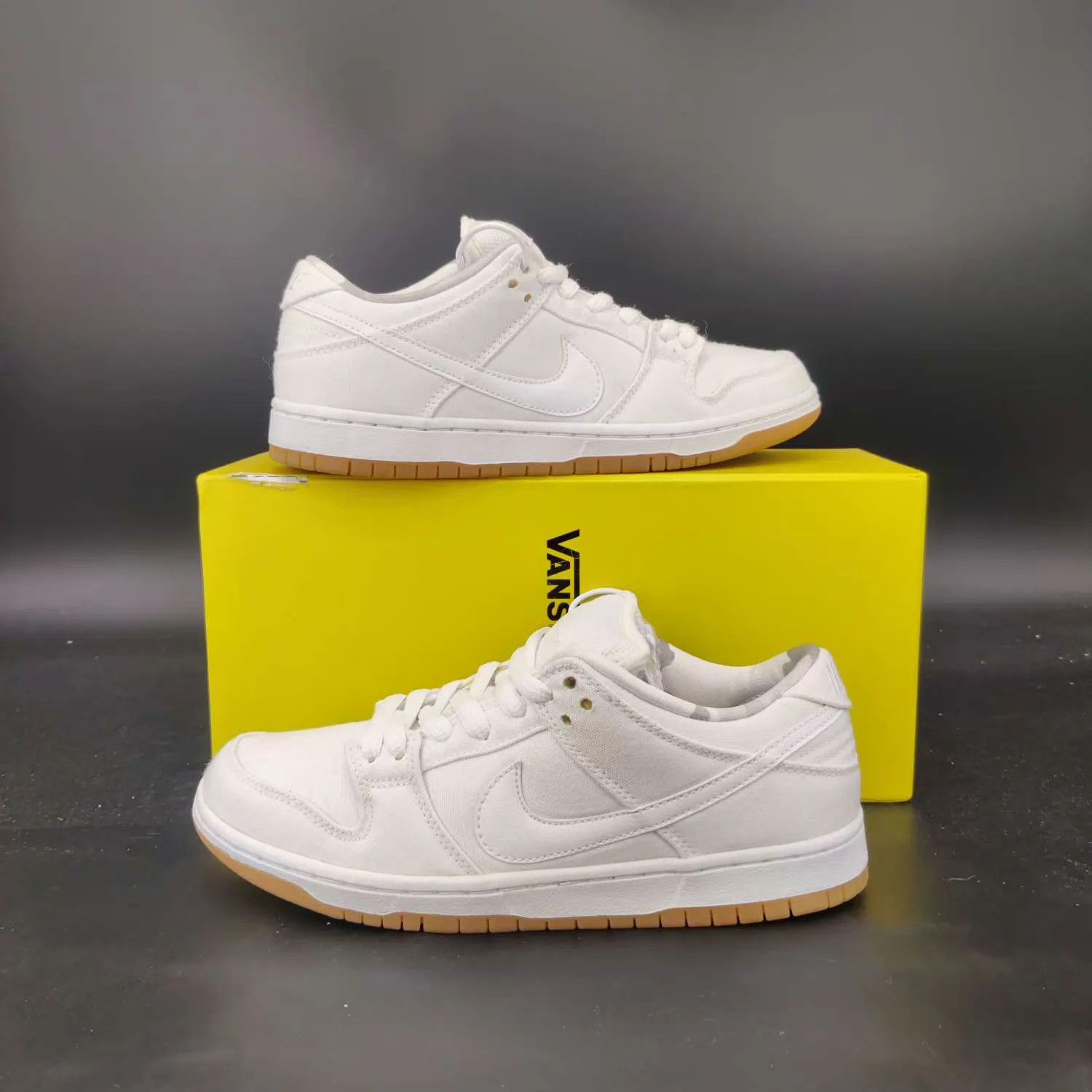 Nike Nike Dunk SB Little Tokyo 38.5 Worn Once With Box Size US 8 / IT 38 - 7 Thumbnail