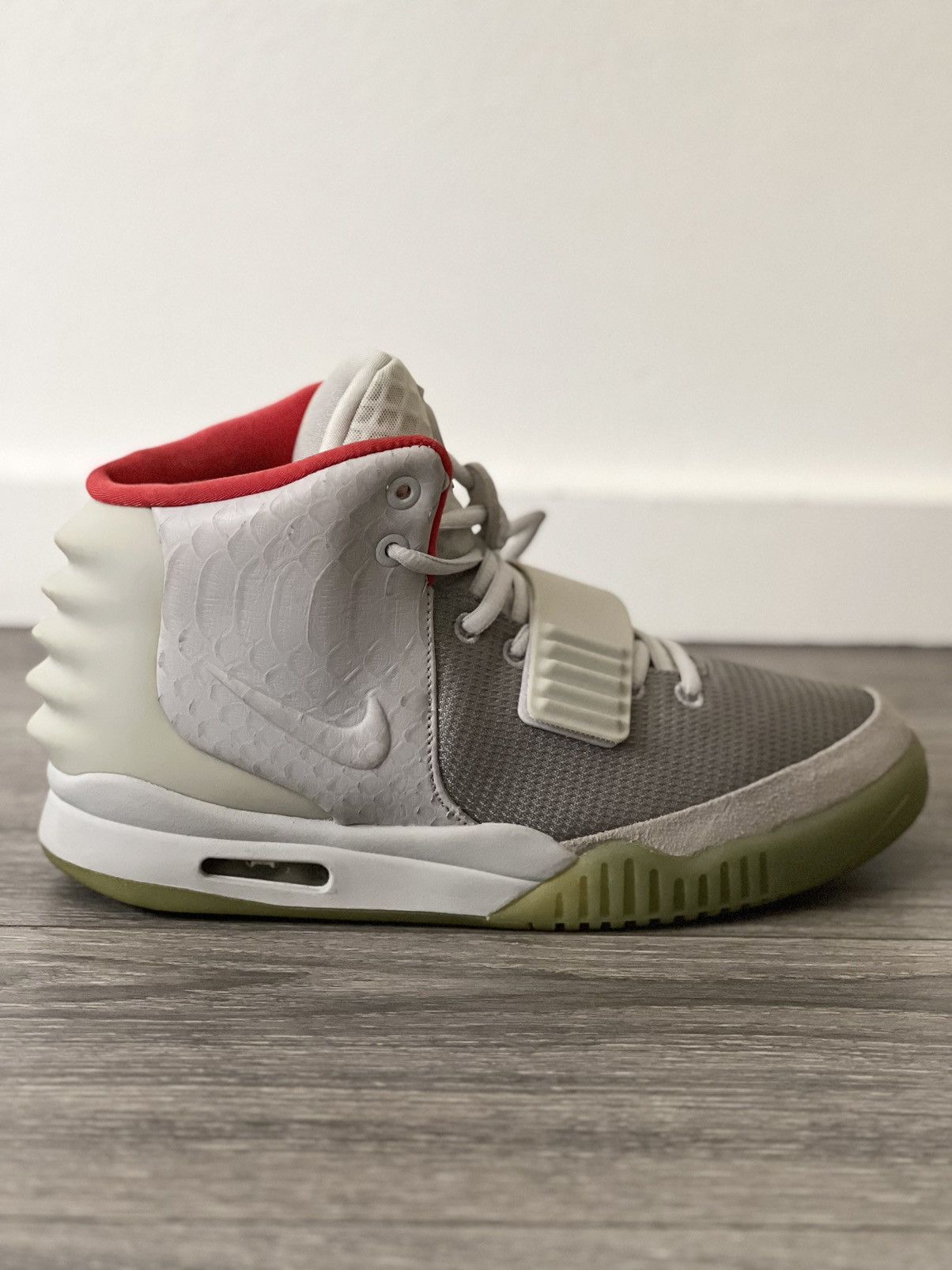 Kanye West × Nike Nike Air Yeezy 2 Platinum Wolf Grey Size US9 Size US 9 / EU 42 - 2 Thumbnail