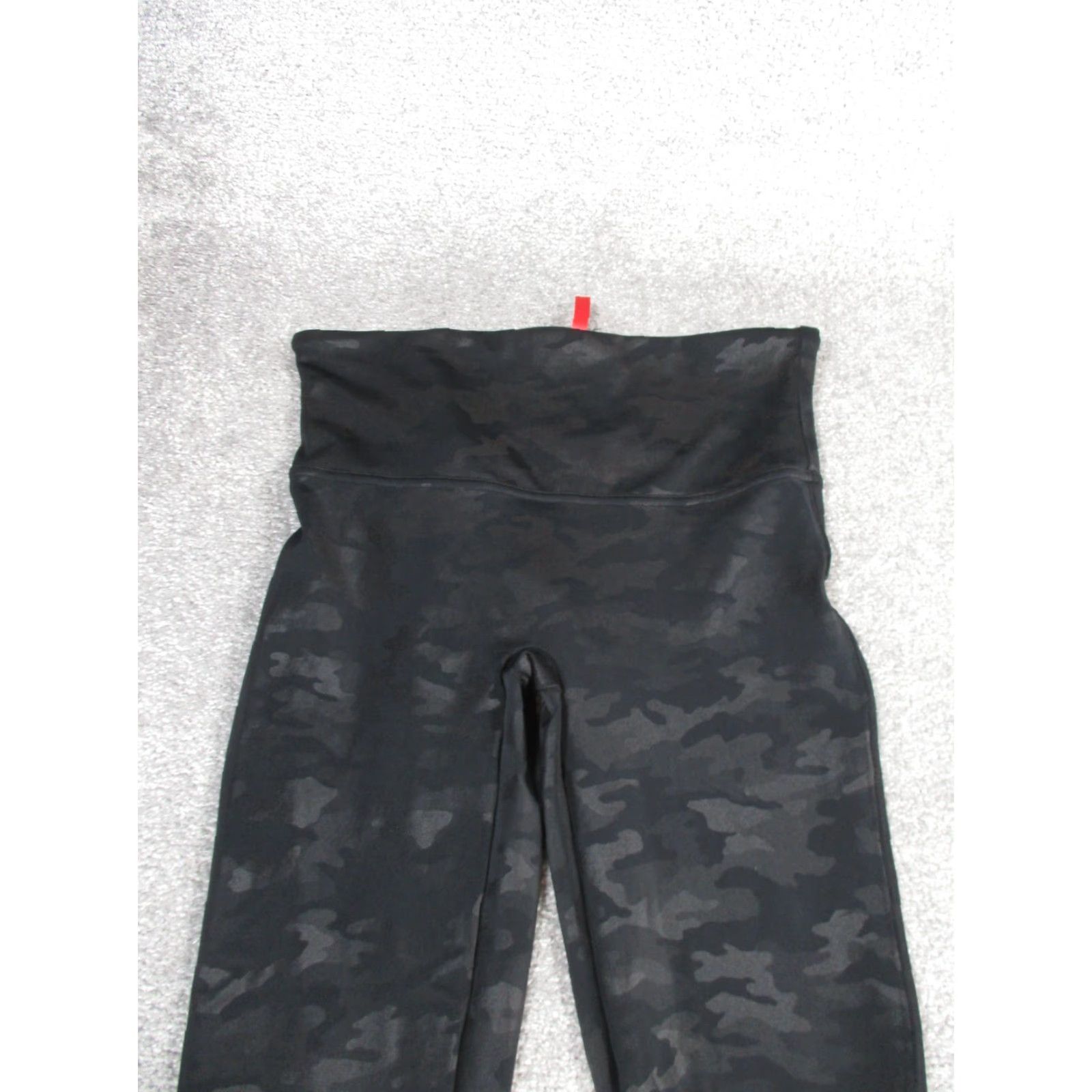 Spanx VINTAGE Spanx Leggings Womens Large Activewear Casual Travel Yoga Gym & Training Black Camouflage 2010s Womens Size 36" / US 14 / IT 50 - 2 Thumbnail