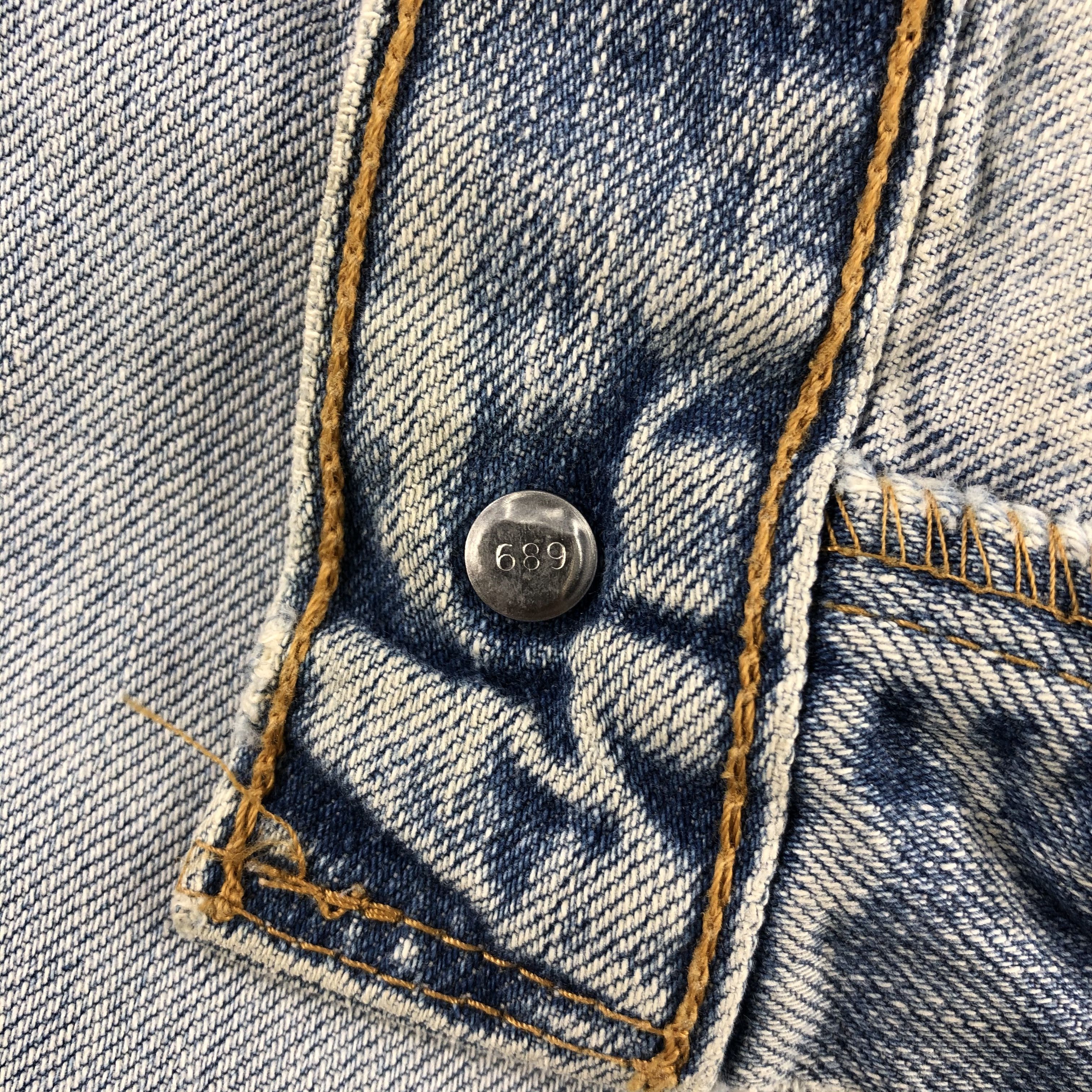 Levi's × Vintage 90s Vintage Ripped Light Wash Levis 501 Jeans-J1611 Size US 36 / EU 52 - 13 Thumbnail