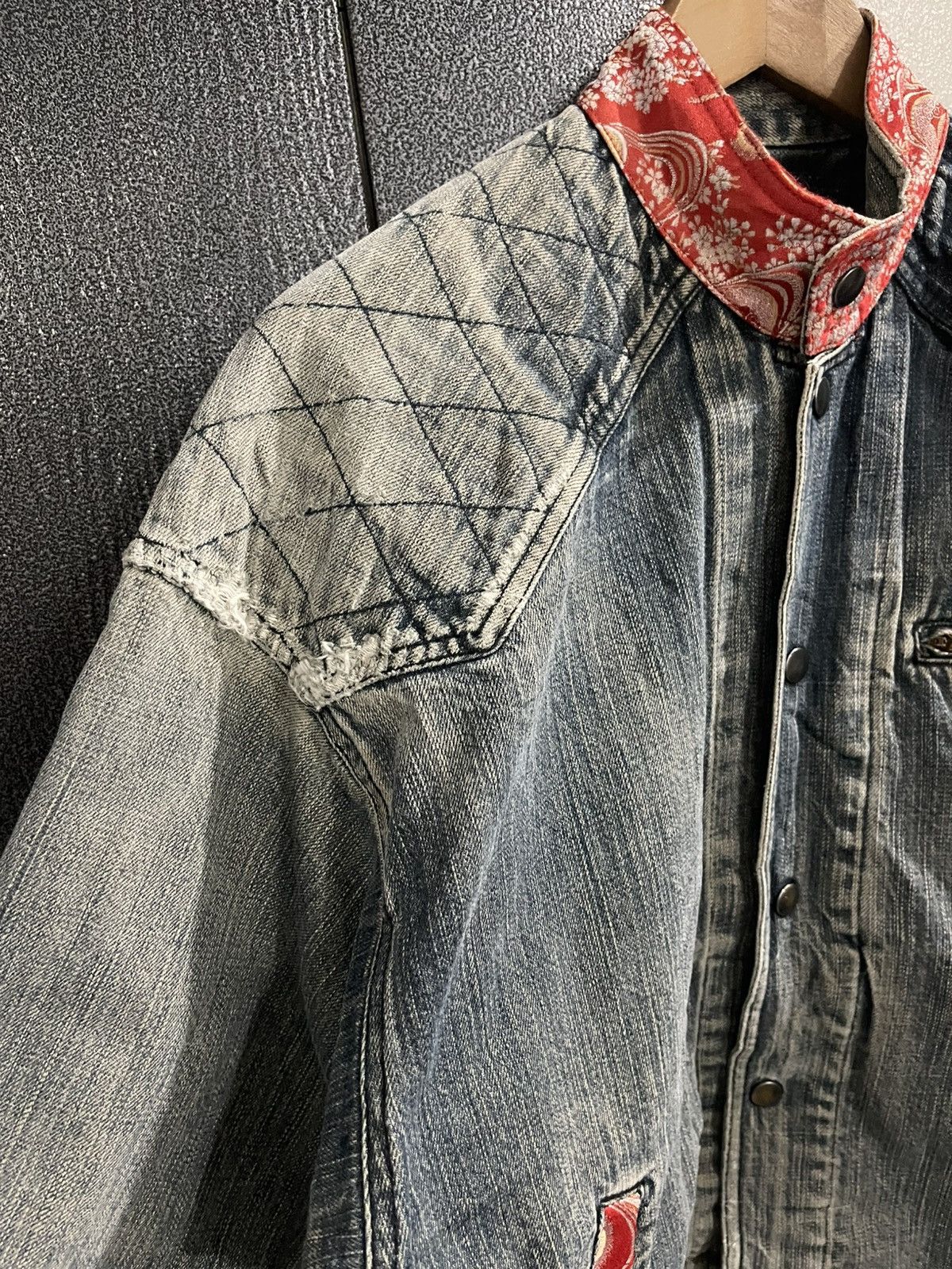 Vintage Vintage Unbrand Distressed Denim Jacket Size US L / EU 52-54 / 3 - 6 Thumbnail