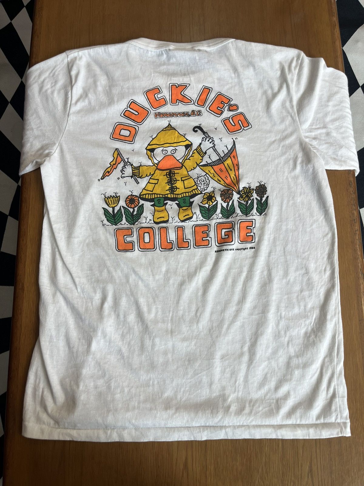 Arts & Science Vintage YIN YANG DUCKIE’S College 1986’s Kenneth OYE Tshirt Size US L / EU 52-54 / 3 - 10 Thumbnail