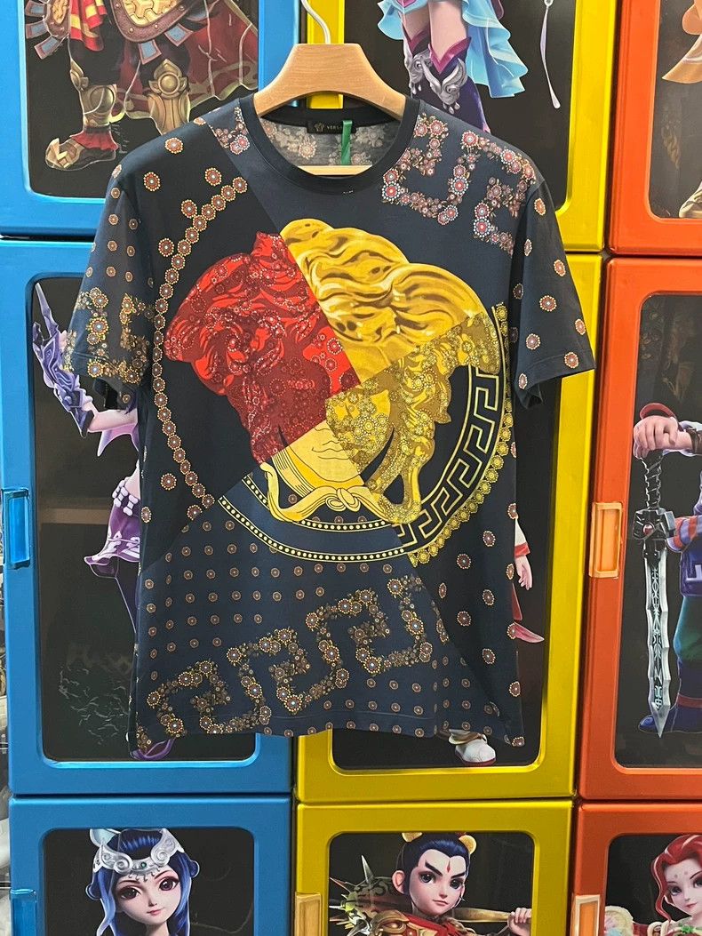 Versace Versace Printed T-shirts Size US L / EU 52-54 / 3 - 1 Thumbnail