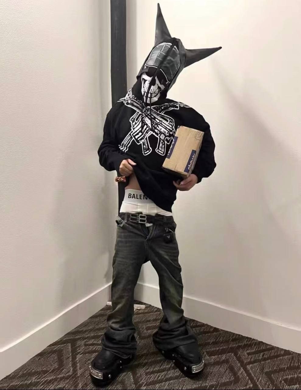 Vetements Vetements 19fw Skull Double Gun zip-up hoodie in excellent Size US M / EU 48-50 / 2 - 1 Thumbnail