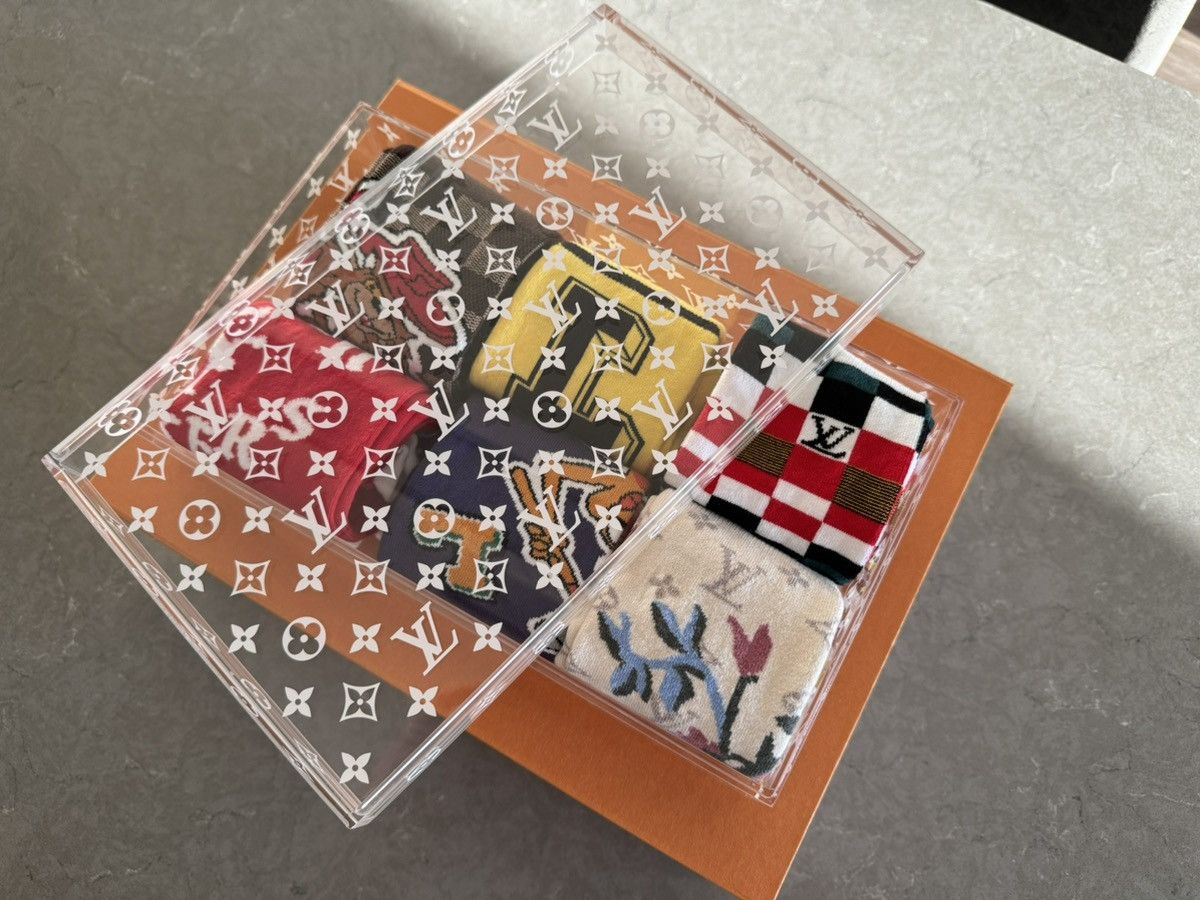 Louis Vuitton Louis Vuitton LV Archives 6 Sock Set MP3404 - EXTREMELY RARE Size ONE SIZE - 4 Thumbnail