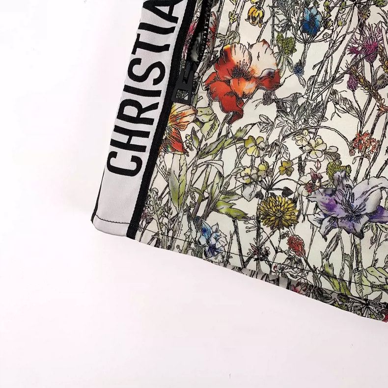Dior Dior Multi-color floral printed casual shorts Size 26" / US 2 / IT 38 - 5 Thumbnail