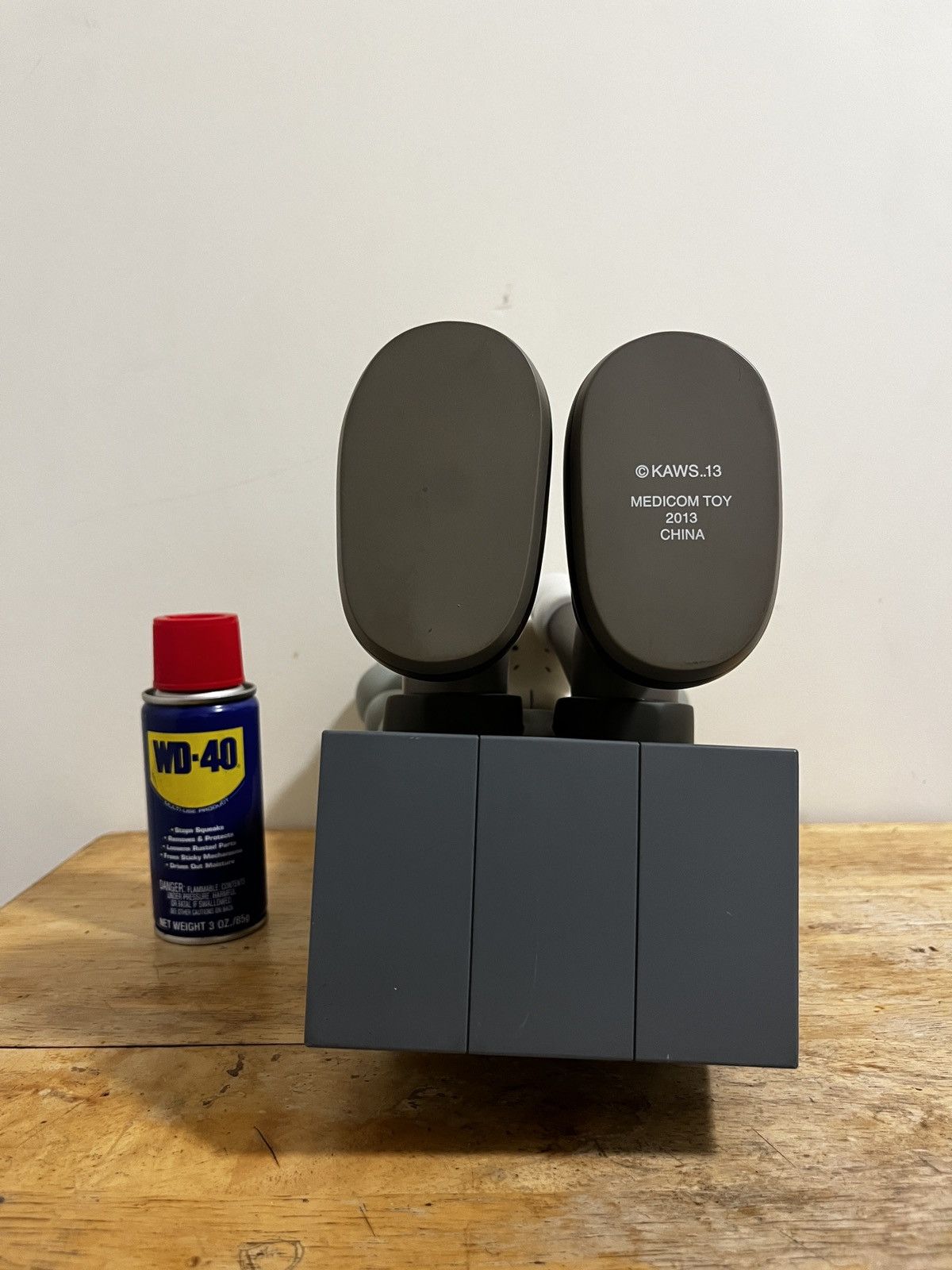 Kaws × Original Fake KAWS Passing Through Companion (Grey) No Box 100% Authentic Size ONE SIZE - 7 Thumbnail
