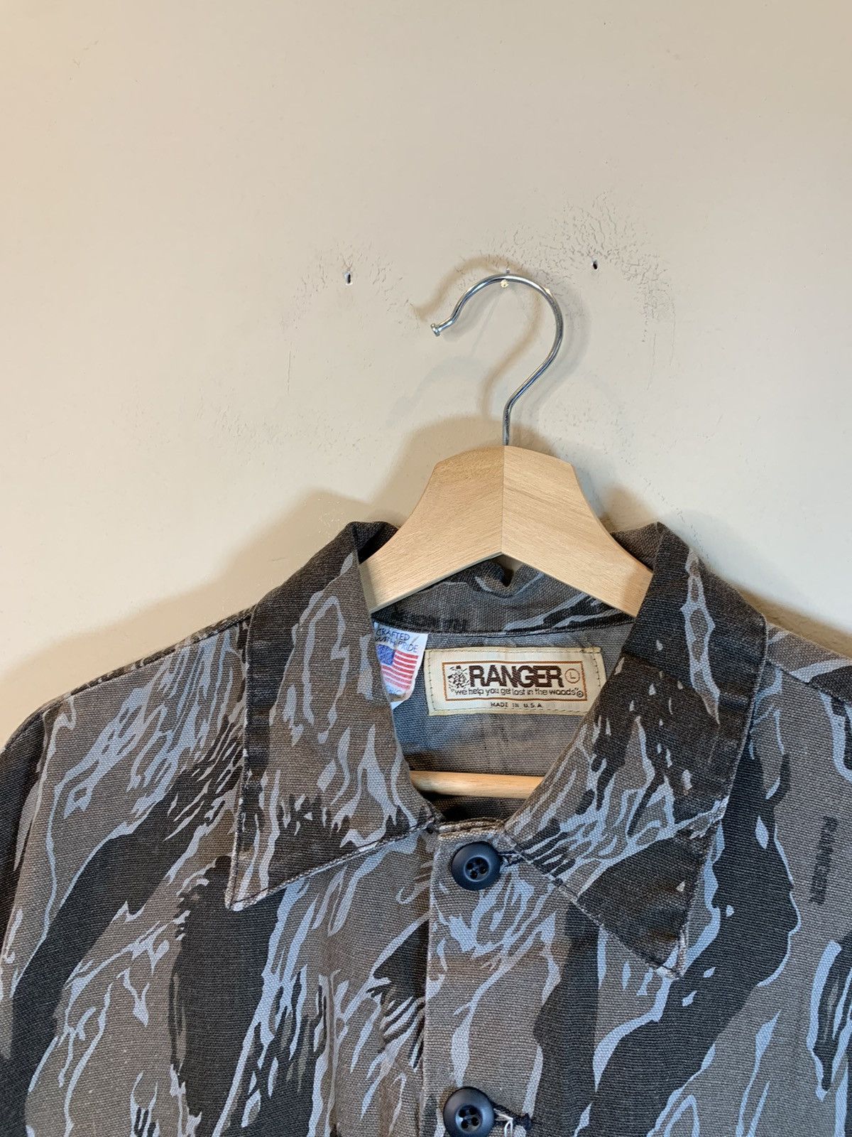 Vintage *RARE* Vintage 70’s Ranger Tiger Camo Button Jacket USA-Made Size US L / EU 52-54 / 3 - 5 Thumbnail