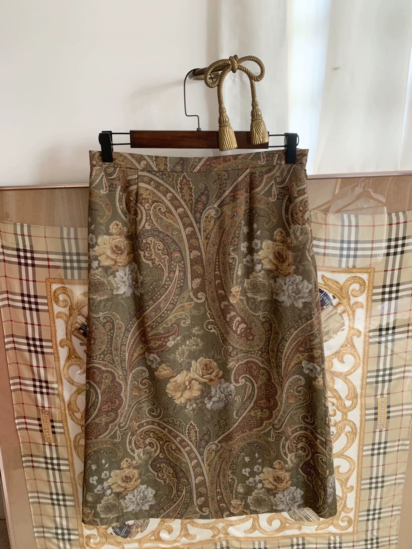 Burberry Burberry Vintage Rose Wool Blend Skirt - dmc Size US 28 / EU 44 - 1 Thumbnail