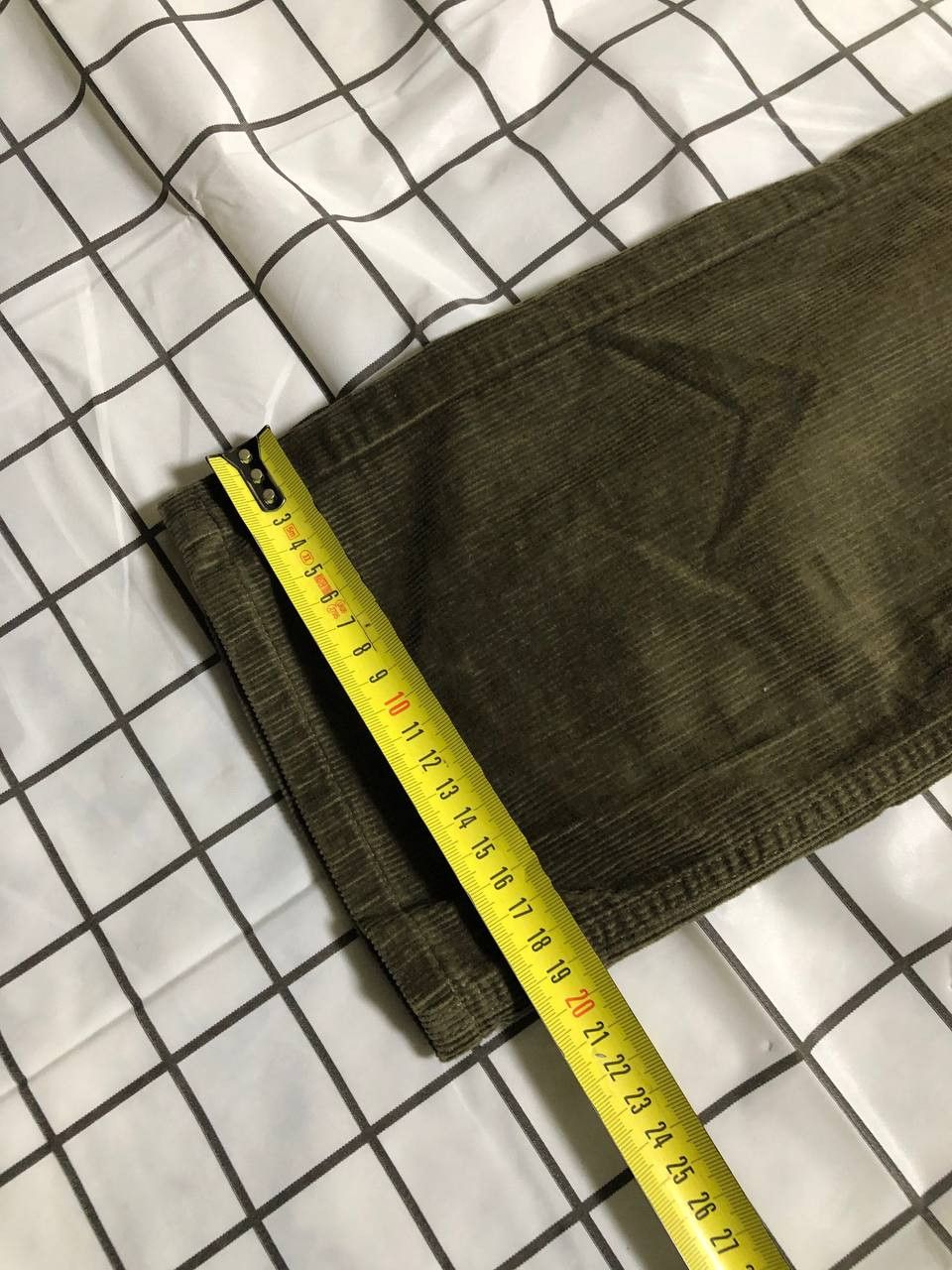 Burberry Burberry Corduroy Tan Pants Trousers made in Italy Size 27" / US 4 / IT 40 - 2 Thumbnail