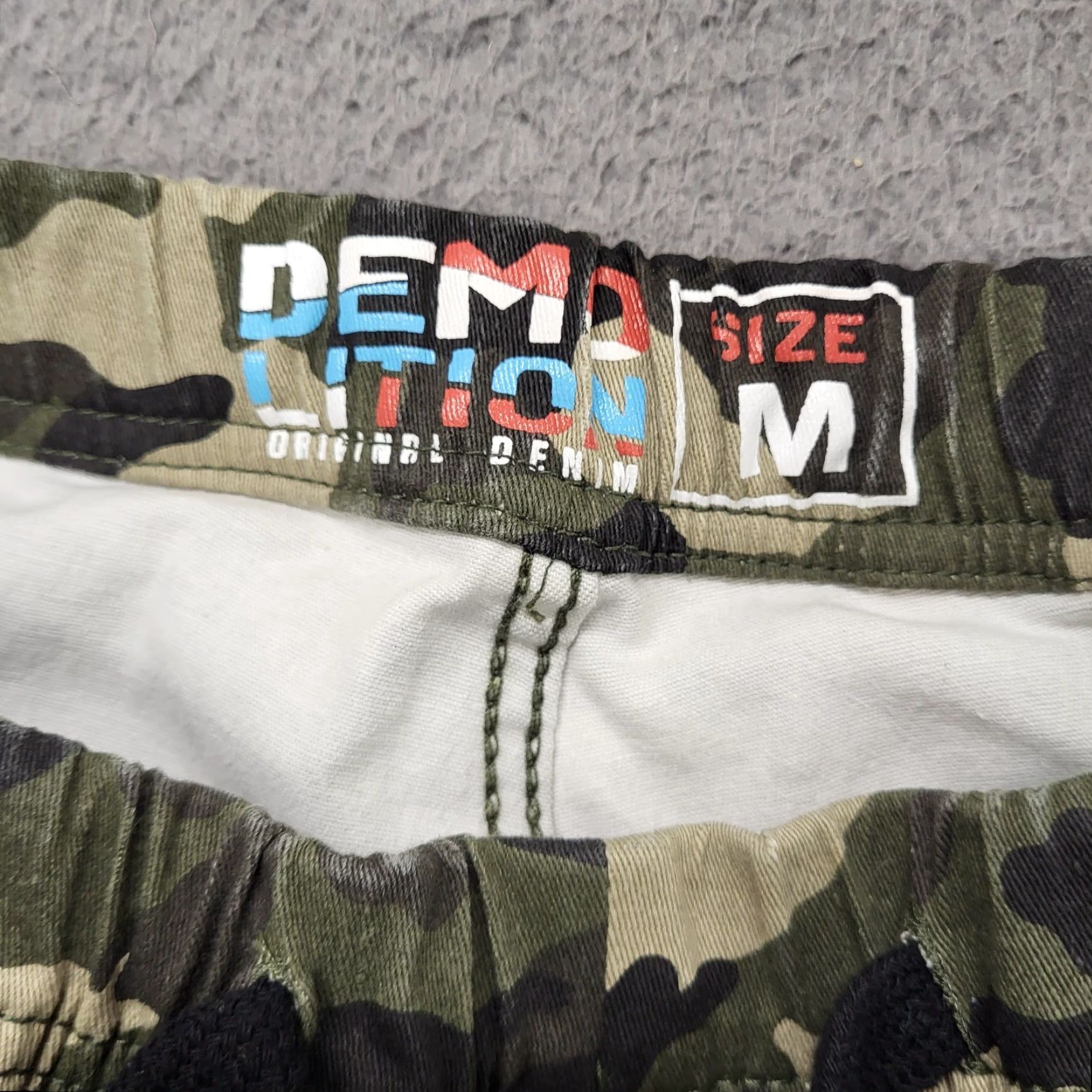 Vintage VINTAGE Demolition Jogger Pants Women's M Green Camo Pleated Elastic Waist Grunge Size 32" / US 10 / IT 46 - 2 Thumbnail