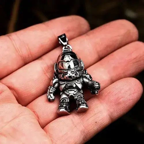 Jewelry × Vintage Vintage Stainless Steel Astronaut pendent Size ONE SIZE - 4 Thumbnail