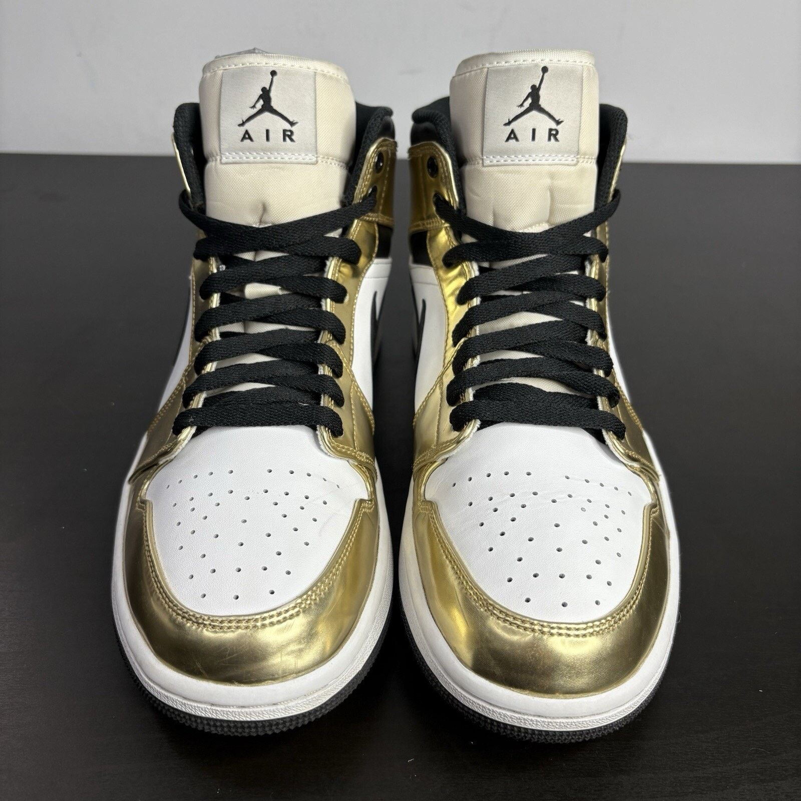 Nike Size 9.5 - Jordan 1 Mid SE Metallic Gold 2020 Size US 9.5 / EU 42-43 - 2 Thumbnail