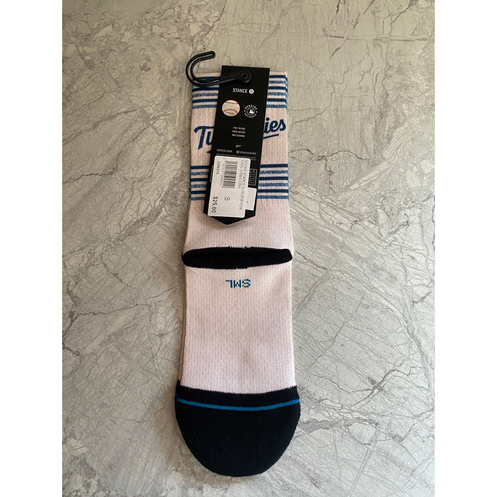MLB NWT Minnesota Twins Knit Crew Length Socks Size Small Size ONE SIZE - 4 Thumbnail