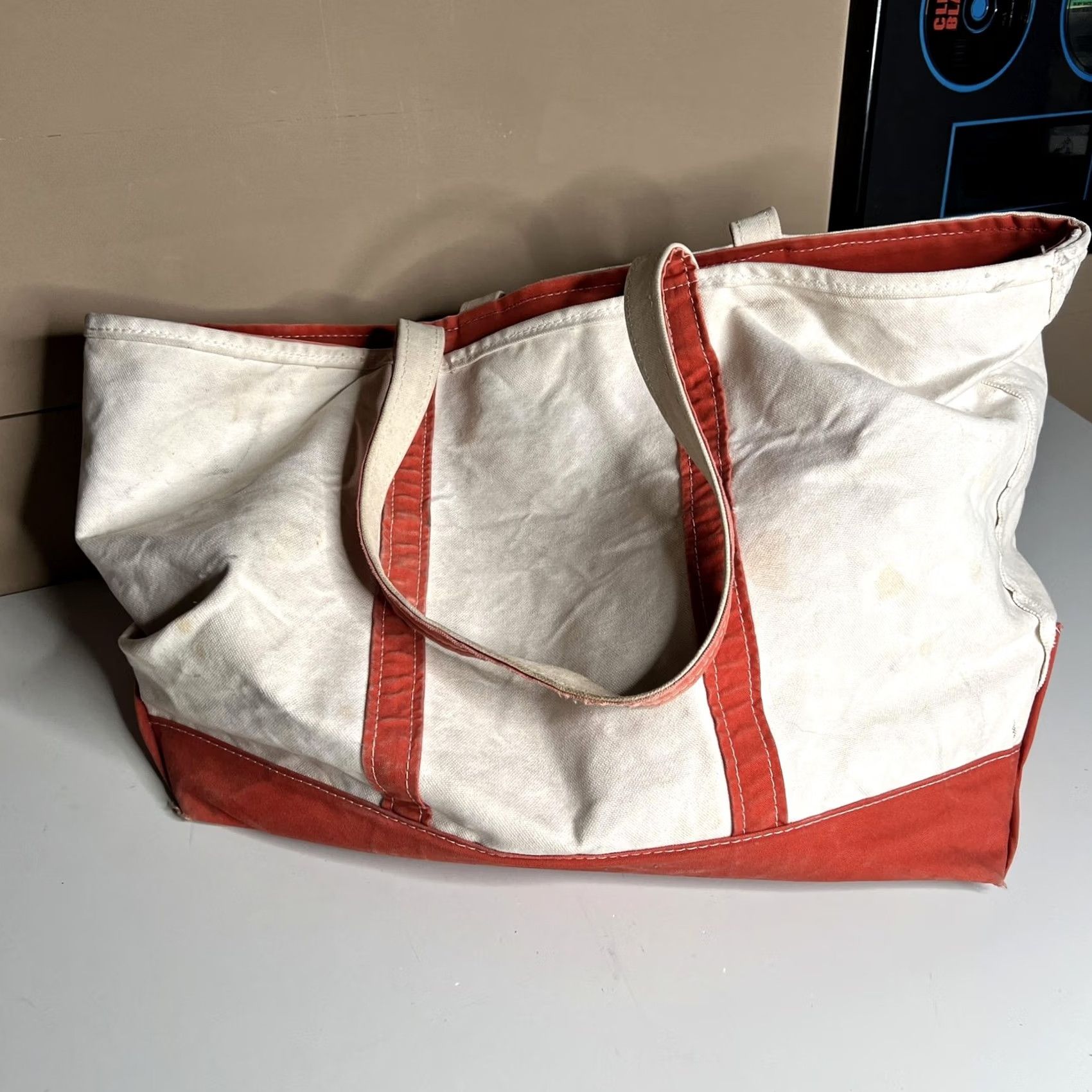 Vintage L.L.Bean Tote Bag Womens Large Beige Boat And Tote Zip USA Monogram Meghan Red Size ONE SIZE - 2 Thumbnail