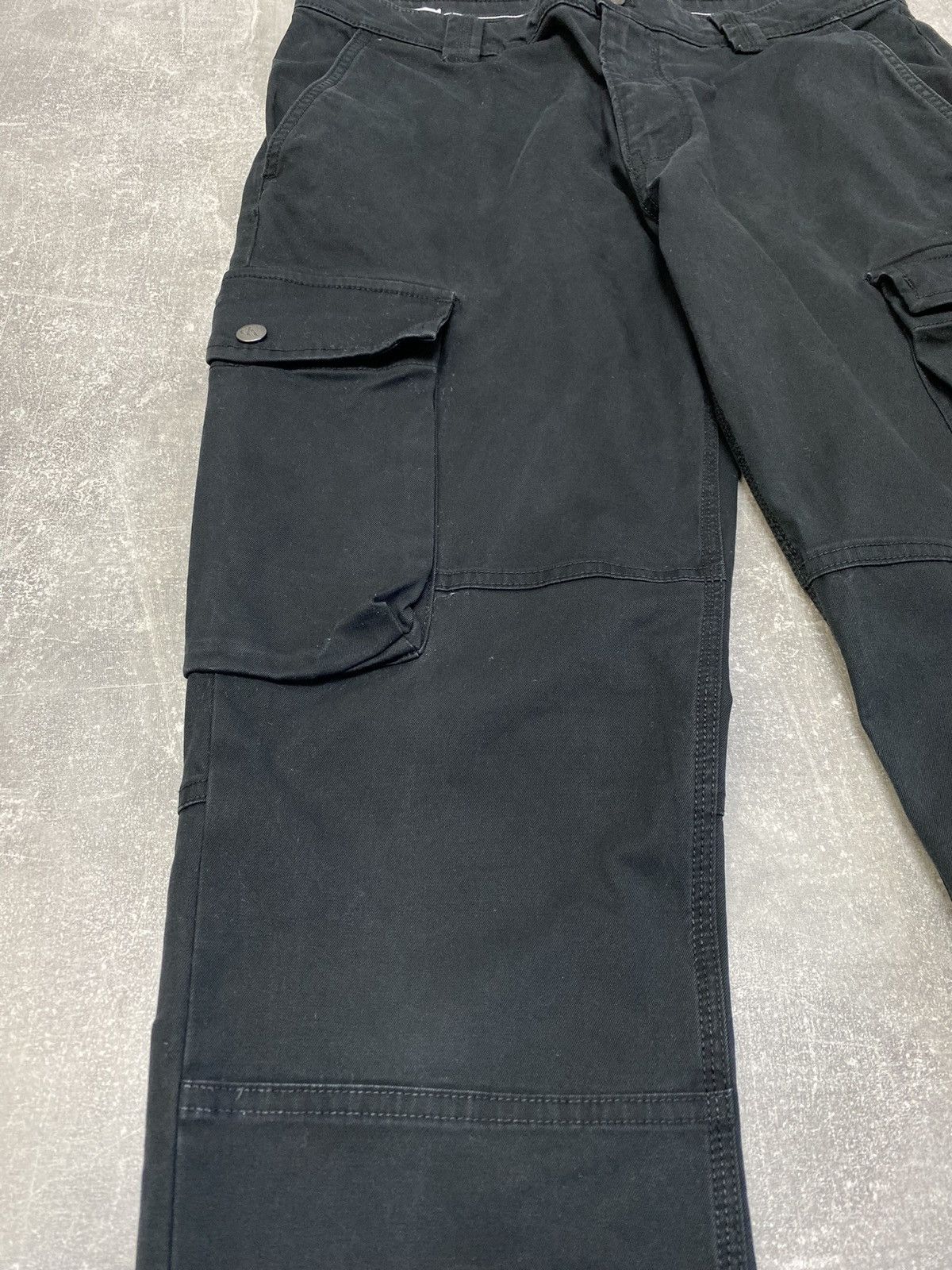 Calvin Klein × Japanese Brand × Vintage Cargo Calvin Klein Pants Pockets Trousers Black Size US 31 - 8 Thumbnail